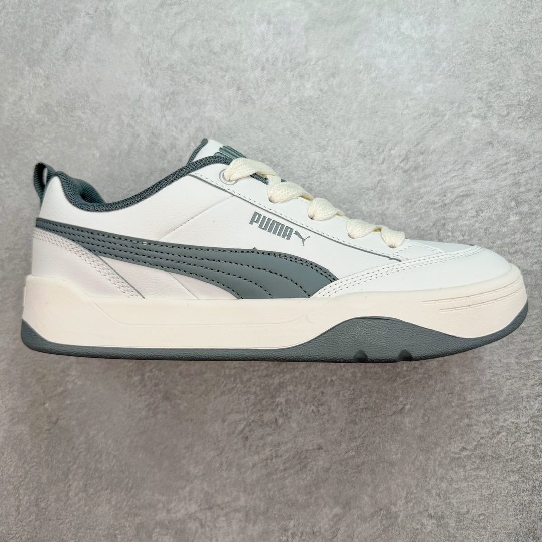 PUMA Park Lifestyle 彪马防滑耐磨低帮休闲板鞋 简约又不失设计巧思的帅气风格让它轻松驾驭日常休闲或滑板场合 运动兼具匠心 细节彰显品质 衬垫边缘以提供支撑和灵活性 强化鞋头以承受持续的磨损 耐磨性强 稳定性高 抓地更牢 不易打滑 尺码: 35 36 36.5 37.5 38 38.5 39 40 40.5 41 42 42.5 43 44 45-选品中心