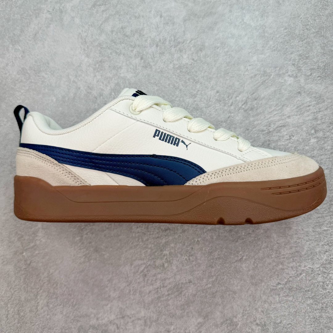 PUMA Park Lifestyle 彪马防滑耐磨低帮休闲板鞋 简约又不失设计巧思的帅气风格让它轻松驾驭日常休闲或滑板场合 运动兼具匠心 细节彰显品质 衬垫边缘以提供支撑和灵活性 强化鞋头以承受持续的磨损 耐磨性强 稳定性高 抓地更牢 不易打滑 尺码: 35 36 36.5 37.5 38 38.5 39 40 40.5 41 42 42.5 43 44 45-选品中心