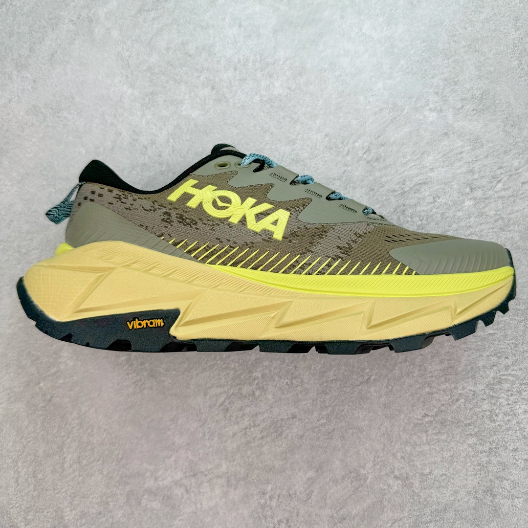HOKA SKYLINE-FLOAT X 为HOKA首双搭载PeBax推进板的户外登山鞋，为近期大受欢迎的快速登山趋势打造，可同时对应越野跑与快速登山需求。90%蓖麻油提炼制造的Pebax推进版，搭配以甘蔗材质提炼的双密度EVA中底，为登山者带来源源不绝的前进能量。后跟外侧加长的Swallowtail Heel燕尾设计，同时提供上坡有感推进力、下坡步态更顺畅转换的快速登山新体验，适合想尝试轻量化登山，追求快速登山，但希望同时保持支撑推进力的族群。SKYLINE-FLOAT X使用Vibram黄金大底XS Trek复合橡胶成分，兼具耐磨与抓地力，搭配全新设计的5mm大底鞋齿与鞋纹，让克服崎岖地形更轻松，落地更稳定。 尺码：36 36.5 37.5 38 38.5 39 40 40.5 41 42 42.5 43 44 44.5 45-选品中心