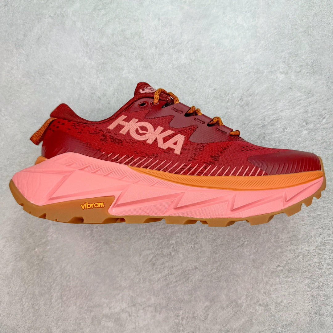 图片[3]-HOKA SKYLINE-FLOAT X 为HOKA首双搭载PeBax推进板的户外登山鞋，为近期大受欢迎的快速登山趋势打造，可同时对应越野跑与快速登山需求。90%蓖麻油提炼制造的Pebax推进版，搭配以甘蔗材质提炼的双密度EVA中底，为登山者带来源源不绝的前进能量。后跟外侧加长的Swallowtail Heel燕尾设计，同时提供上坡有感推进力、下坡步态更顺畅转换的快速登山新体验，适合想尝试轻量化登山，追求快速登山，但希望同时保持支撑推进力的族群。SKYLINE-FLOAT X使用Vibram黄金大底XS Trek复合橡胶成分，兼具耐磨与抓地力，搭配全新设计的5mm大底鞋齿与鞋纹，让克服崎岖地形更轻松，落地更稳定。 尺码：36 36.5 37.5 38 38.5 39 40 40.5 41 42 42.5 43 44 44.5 45-选品中心