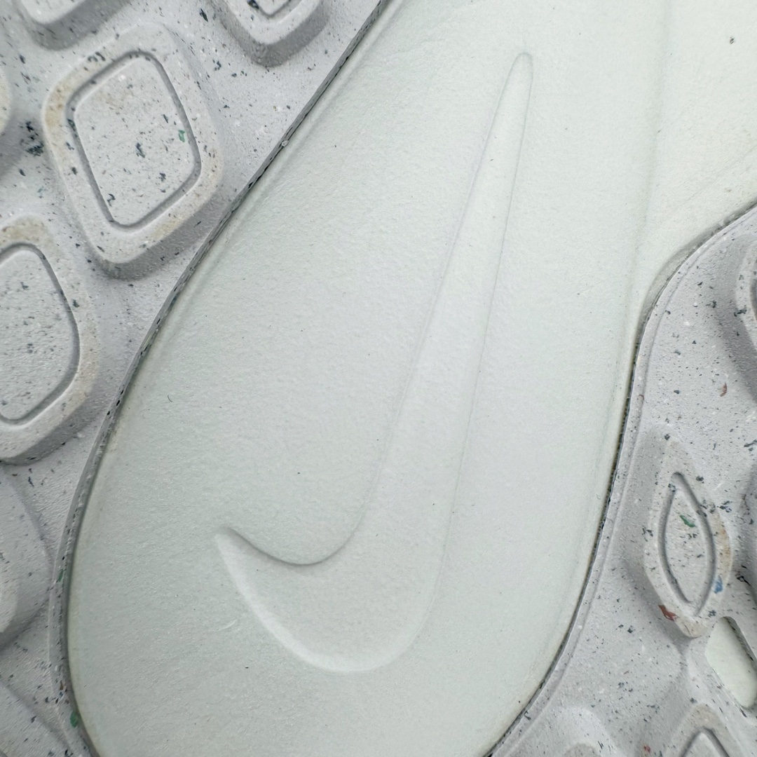 图片[15]-NK Zoom Pegasus 飞马41代马拉松系列网面透气缓震疾速跑鞋 拥有 Zoom Air 一如既往的稳定感和流畅感 鞋面采用工程网眼设计 为特定高热区域营造出色透气性 进一步增加鞋面的穿孔数量 让足部能够快速散热 中足搭配 Flywire 飞线 在高速运动时营造舒适稳定的贴合感 内置Zoon气垫加持 动力十足 货号：FD1626-800 尺码：36 36.5 37.5 38 38.5 39 40 40.5 41 42 42.5 43 44 44.5 45-选品中心