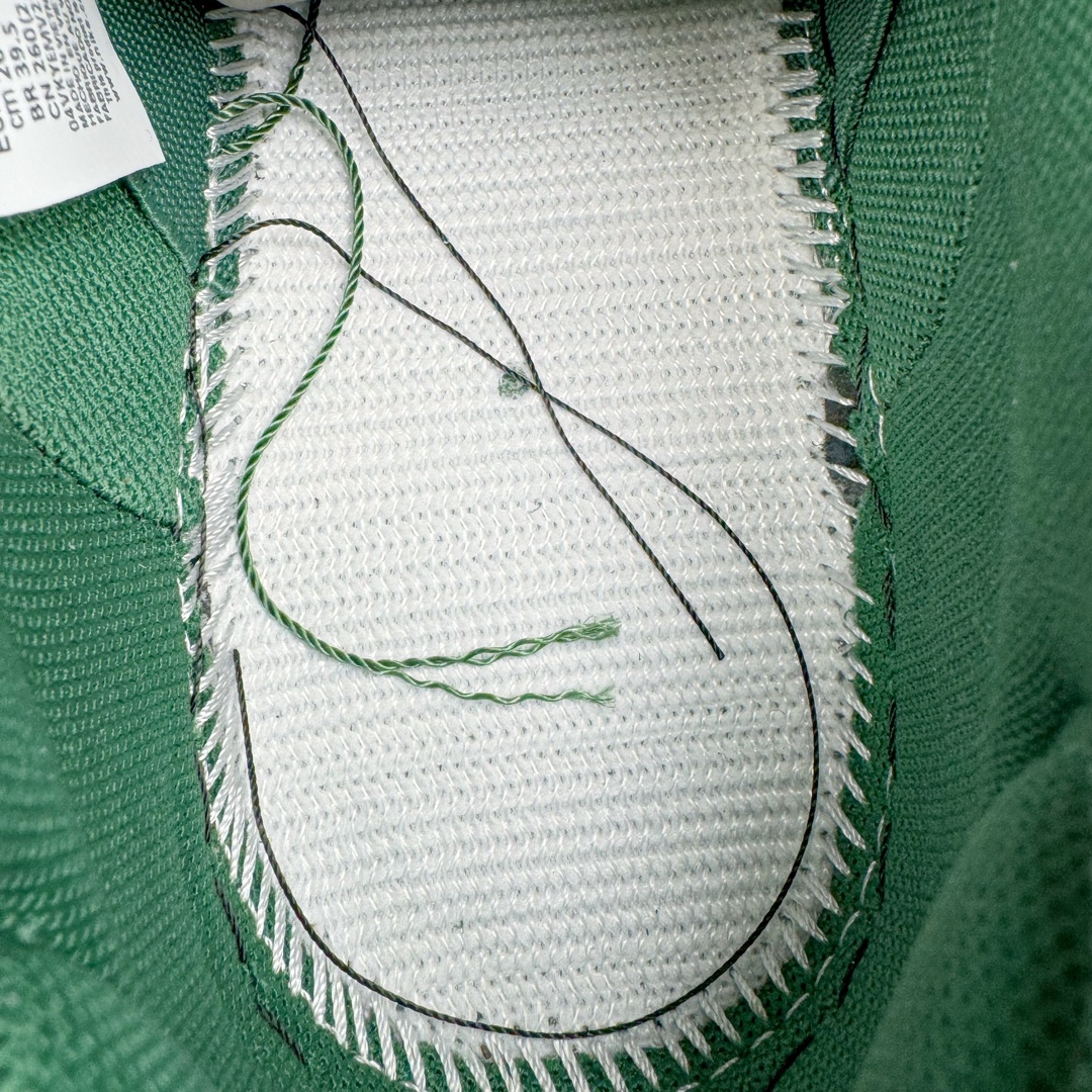 图片[18]-＃Ay纯原 NK SB Dunk Low 蜗牛 FQ7585-200 独家原厂航空铝磨具打磨大底 鞋头坡度极致还原 原盒原配 圈内天花板工艺 原厂冲刀 超高清洁度 全鞋零毛边皮料切割 全套原楦原模倾力打造完美版型 采用原厂百宏鞋带以及原厂百宏织唛舌标 内标可供原厂几率过验 原厂中底布黄色点胶 原厂中底布拉帮走线遵循公司‼️尺码：36 36.5 37.5 38 38.5 39 40 40.5 41 42 42.5 43 44 44.5 45 46 47.5-选品中心