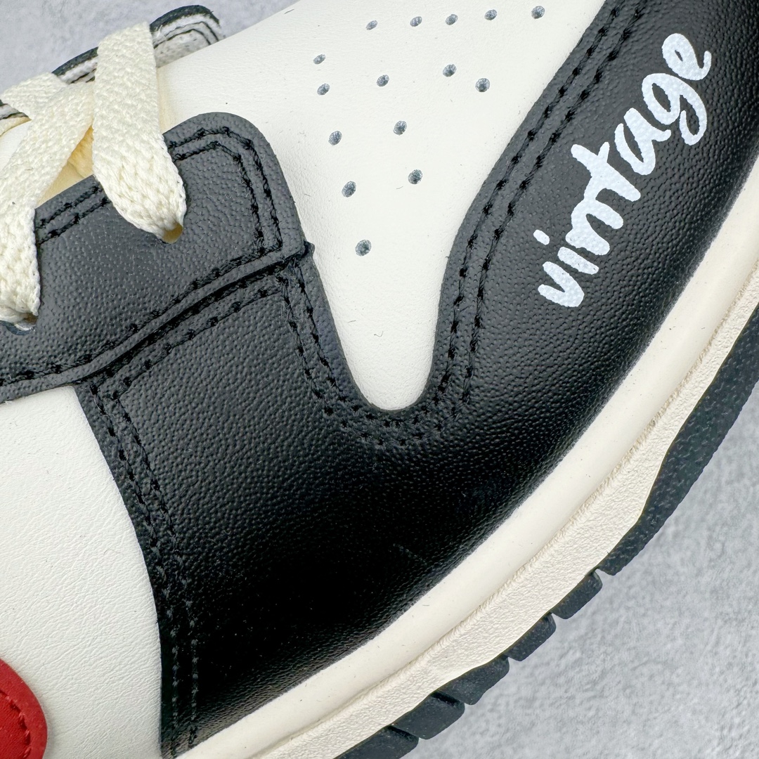 图片[17]-＃YC纯原 NK Dunk Low 热带琥珀 DD1391-100 定制系列天花板 无原鞋不开发 全系列得物原鞋一比一校对开发 配色持续更新中 终端对接 优势输出 全套原厂楦头原纸板数据档案倾力打造 原汁原味莞产 极致还原 圈内最强针车工艺 高端零售指定版 广东原厂配套原盒原标 鞋盒分三个尺码段 原厂冲刀 超高清洁度 全鞋零毛边皮料切割 采用原厂百宏鞋带以及原厂百宏织唛舌标 内标可供原厂几率过验 进口原装条纹中底布 四线拉帮白色点胶 原厂拉帮手法遵循公司 原厂电绣 极致还原 尺码：40 40.5 41 42 42.5 43 44 44.5 45 46-选品中心