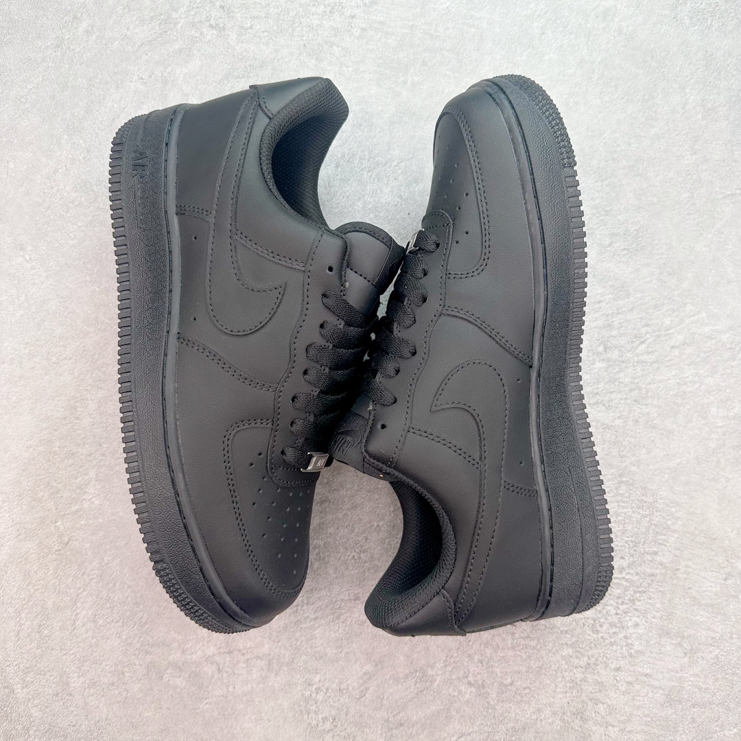 图片[3]-＃DT纯原 NK Air Force 1 Low \’07 空军一号低帮经典板鞋 纯黑 DD8959-001 知名大厂出品 同步官方全新版本 不规则波浪大底咬花 全鞋电脑针车 工整有序 视觉效果满分 原厂拉帮手法 标准四线 密度针距针孔大小控制到位 原装反口里网布海绵 正确卡色网眼大小 新版鞋撑改用纸团代替 原厂港宝加持完美还原灵魂版型 原盒原配从里到外百分百还原 原厂全头层原厂皮料 原标原盒 内置Sole气垫 中底白色背胶 中底划线 已经无限的接近公司 原厂楦头 原厂刺绣 后跟弧度修正 独家私模最大开发到47.5 尺码：35.5 36 36.5 37.5 38 38.5 39 40 40.5 41 42 42.5 43 44 44.5 45 46 47.5-选品中心