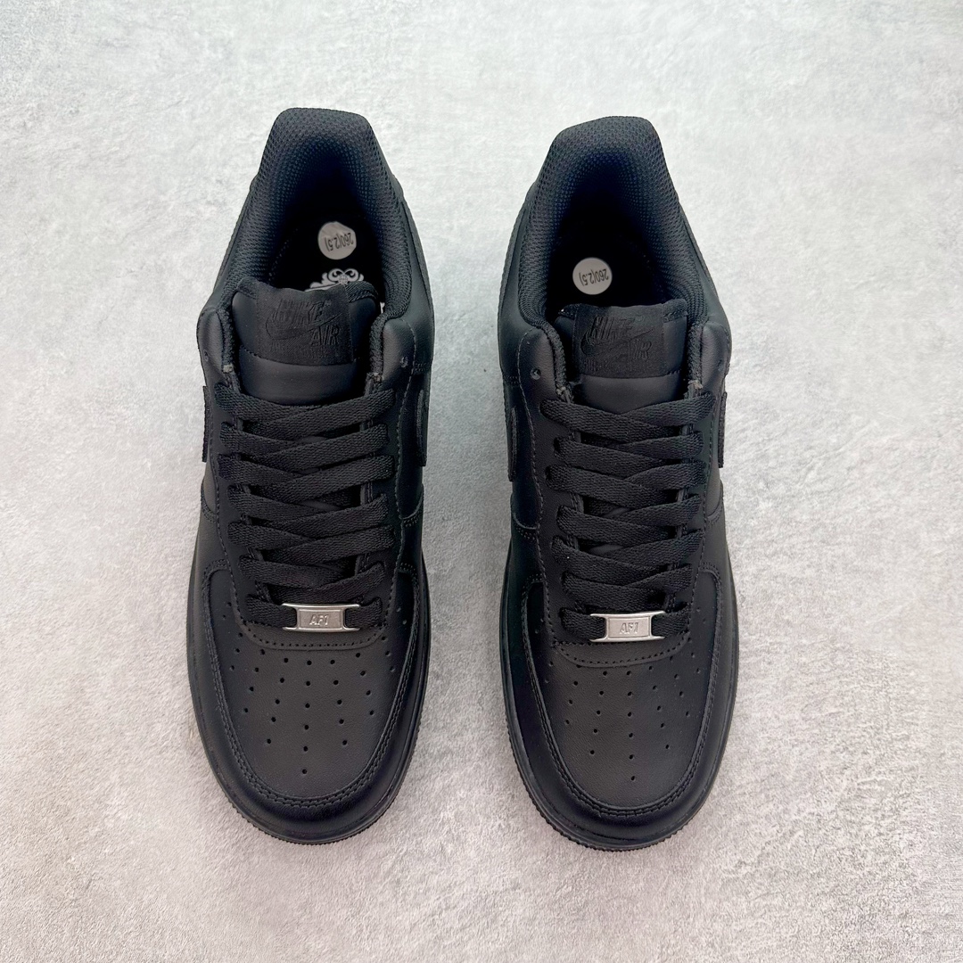 图片[2]-＃DT纯原 NK Air Force 1 Low \’07 空军一号低帮经典板鞋 纯黑 DD8959-001 知名大厂出品 同步官方全新版本 不规则波浪大底咬花 全鞋电脑针车 工整有序 视觉效果满分 原厂拉帮手法 标准四线 密度针距针孔大小控制到位 原装反口里网布海绵 正确卡色网眼大小 新版鞋撑改用纸团代替 原厂港宝加持完美还原灵魂版型 原盒原配从里到外百分百还原 原厂全头层原厂皮料 原标原盒 内置Sole气垫 中底白色背胶 中底划线 已经无限的接近公司 原厂楦头 原厂刺绣 后跟弧度修正 独家私模最大开发到47.5 尺码：35.5 36 36.5 37.5 38 38.5 39 40 40.5 41 42 42.5 43 44 44.5 45 46 47.5-选品中心