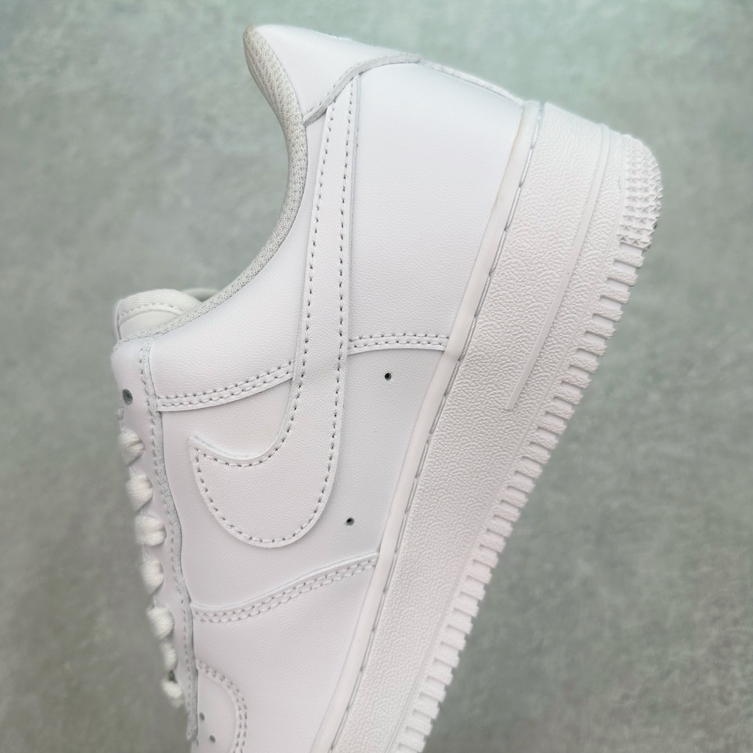 图片[7]-＃DT纯原 NK Air Force 1 Low \’07 空军一号低帮经典板鞋 纯白 CW2288-111 知名大厂出品 同步官方全新版本 不规则波浪大底咬花 全鞋电脑针车 工整有序 视觉效果满分 原厂拉帮手法 标准四线 密度针距针孔大小控制到位 原装反口里网布海绵 正确卡色网眼大小 新版鞋撑改用纸团代替 原厂港宝加持完美还原灵魂版型 原盒原配从里到外百分百还原 原厂全头层原厂皮料 原标原盒 内置Sole气垫 中底白色背胶 中底划线 已经无限的接近公司 原厂楦头 原厂刺绣 后跟弧度修正 独家私模最大开发到47.5 尺码：35.5 36 36.5 37.5 38 38.5 39 40 40.5 41 42 42.5 43 44 44.5 45 46 47.5-选品中心