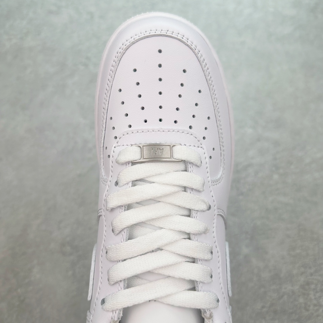 图片[4]-＃DT纯原 NK Air Force 1 Low \’07 空军一号低帮经典板鞋 纯白 CW2288-111 知名大厂出品 同步官方全新版本 不规则波浪大底咬花 全鞋电脑针车 工整有序 视觉效果满分 原厂拉帮手法 标准四线 密度针距针孔大小控制到位 原装反口里网布海绵 正确卡色网眼大小 新版鞋撑改用纸团代替 原厂港宝加持完美还原灵魂版型 原盒原配从里到外百分百还原 原厂全头层原厂皮料 原标原盒 内置Sole气垫 中底白色背胶 中底划线 已经无限的接近公司 原厂楦头 原厂刺绣 后跟弧度修正 独家私模最大开发到47.5 尺码：35.5 36 36.5 37.5 38 38.5 39 40 40.5 41 42 42.5 43 44 44.5 45 46 47.5-选品中心