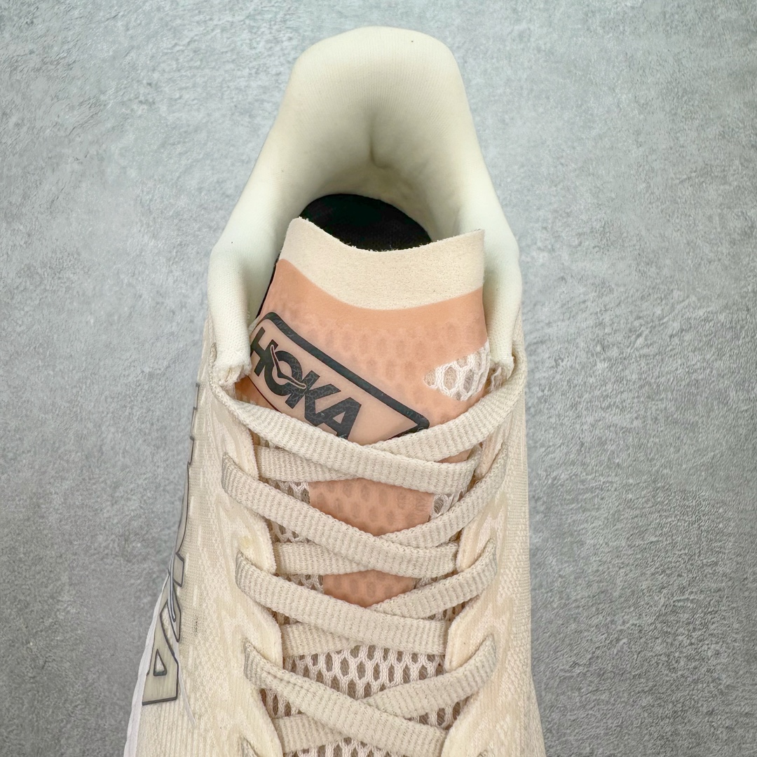 图片[5]-HOKA SKYLINE-FLOAT X 为HOKA首双搭载PeBax推进板的户外登山鞋，为近期大受欢迎的快速登山趋势打造，可同时对应越野跑与快速登山需求。90%蓖麻油提炼制造的Pebax推进版，搭配以甘蔗材质提炼的双密度EVA中底，为登山者带来源源不绝的前进能量。后跟外侧加长的Swallowtail Heel燕尾设计，同时提供上坡有感推进力、下坡步态更顺畅转换的快速登山新体验，适合想尝试轻量化登山，追求快速登山，但希望同时保持支撑推进力的族群。SKYLINE-FLOAT X使用Vibram黄金大底XS Trek复合橡胶成分，兼具耐磨与抓地力，搭配全新设计的5mm大底鞋齿与鞋纹，让克服崎岖地形更轻松，落地更稳定。 尺码：36 36.5 37.5 38 38.5 39 40 40.5 41 42 42.5 43 44 44.5 45-选品中心