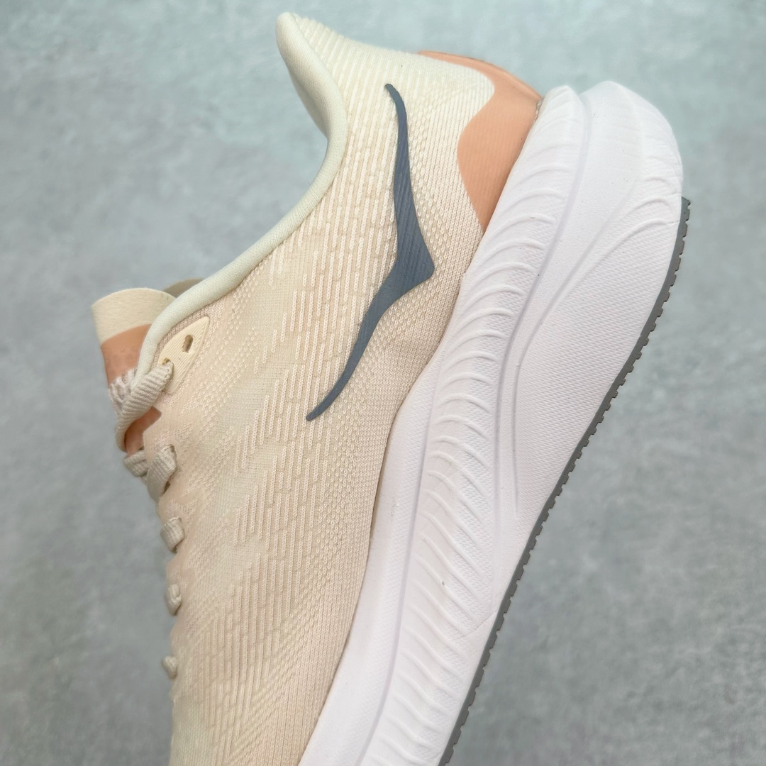 图片[7]-HOKA SKYLINE-FLOAT X 为HOKA首双搭载PeBax推进板的户外登山鞋，为近期大受欢迎的快速登山趋势打造，可同时对应越野跑与快速登山需求。90%蓖麻油提炼制造的Pebax推进版，搭配以甘蔗材质提炼的双密度EVA中底，为登山者带来源源不绝的前进能量。后跟外侧加长的Swallowtail Heel燕尾设计，同时提供上坡有感推进力、下坡步态更顺畅转换的快速登山新体验，适合想尝试轻量化登山，追求快速登山，但希望同时保持支撑推进力的族群。SKYLINE-FLOAT X使用Vibram黄金大底XS Trek复合橡胶成分，兼具耐磨与抓地力，搭配全新设计的5mm大底鞋齿与鞋纹，让克服崎岖地形更轻松，落地更稳定。 尺码：36 36.5 37.5 38 38.5 39 40 40.5 41 42 42.5 43 44 44.5 45-选品中心