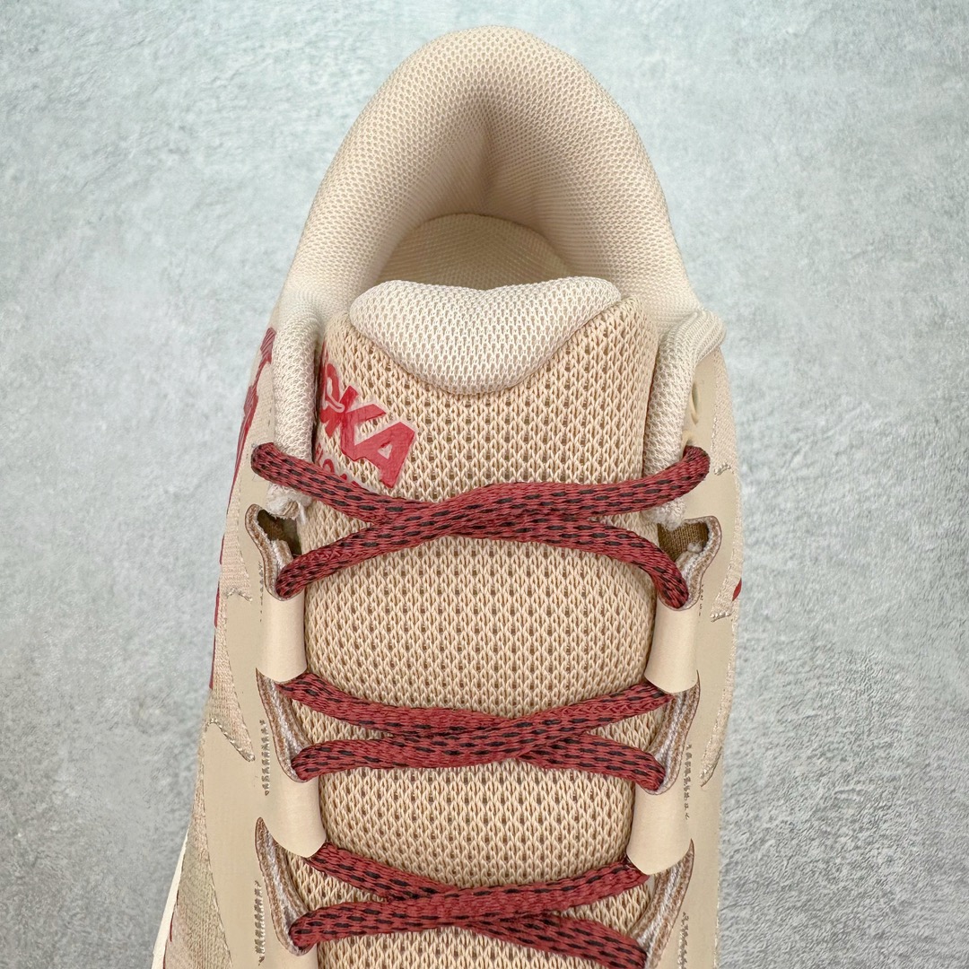 图片[5]-HOKA SKYLINE-FLOAT X 为HOKA首双搭载PeBax推进板的户外登山鞋，为近期大受欢迎的快速登山趋势打造，可同时对应越野跑与快速登山需求。90%蓖麻油提炼制造的Pebax推进版，搭配以甘蔗材质提炼的双密度EVA中底，为登山者带来源源不绝的前进能量。后跟外侧加长的Swallowtail Heel燕尾设计，同时提供上坡有感推进力、下坡步态更顺畅转换的快速登山新体验，适合想尝试轻量化登山，追求快速登山，但希望同时保持支撑推进力的族群。SKYLINE-FLOAT X使用Vibram黄金大底XS Trek复合橡胶成分，兼具耐磨与抓地力，搭配全新设计的5mm大底鞋齿与鞋纹，让克服崎岖地形更轻松，落地更稳定。 尺码：36 36.5 37.5 38 38.5 39 40 40.5 41 42 42.5 43 44 44.5 45-选品中心