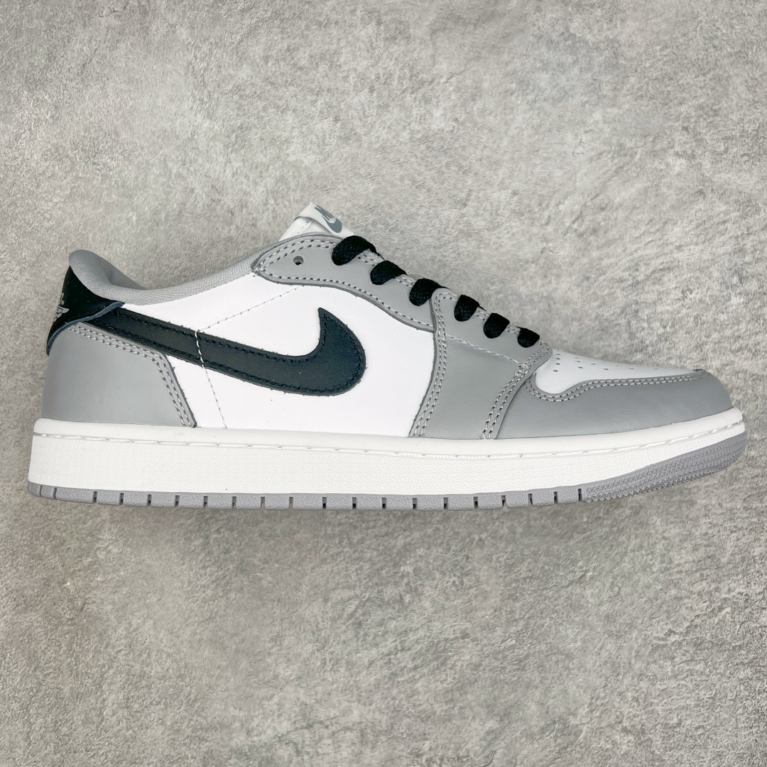 ＃DT纯原 Air Jordan AJ1 Low 低帮 灰白 CZ0790-110 终端优势供应 市面中低帮最具代表性版本没有之一 口碑大厂出品 品控大底版型不断改良更新 全套原纸板楦头开发 确保原汁原味 完美呈现版型 完美零毛边处理 原厂内置全掌气垫 价格定位良心 平台专用代工流水线出品 一眼公司既视感 拿到手的一瞬间就与众不同 碾压市面所有版本 全部原鞋开发 每一个配色都会采购原鞋确认细节 打破市面看图做货无好货之说 尺码：40 40.5 41 42 42.5 43 44 44.5 45 46 47.5-选品中心