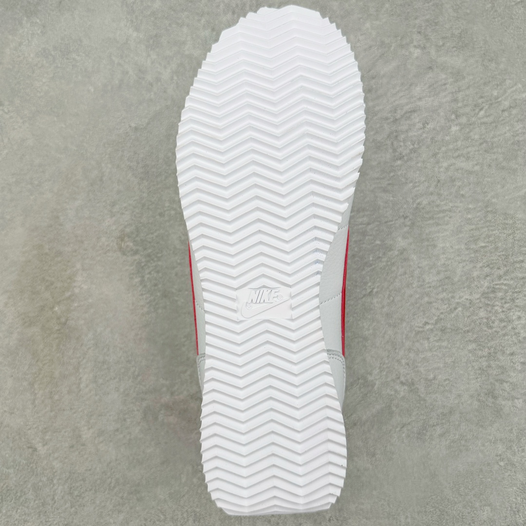 图片[9]-＃JC纯原 NK Classic Cortez Leather 阿甘复古初代皮革慢跑鞋 FZ1347-100 实体平台指令订单 全套原纸板楦头开发 原厂数据大底磨具 一比一鞋头弧度高度鞋身弧度 细节品控鞋型随意对比 正确烫金高频细节 公司级标准检验QC 区分市面一切版本 完美复刻阿甘复古鞋型 尺码：35.5 36 36.5 37.5 38 38.5 39 40 40.5 41 42 42.5 43 44 45-选品中心