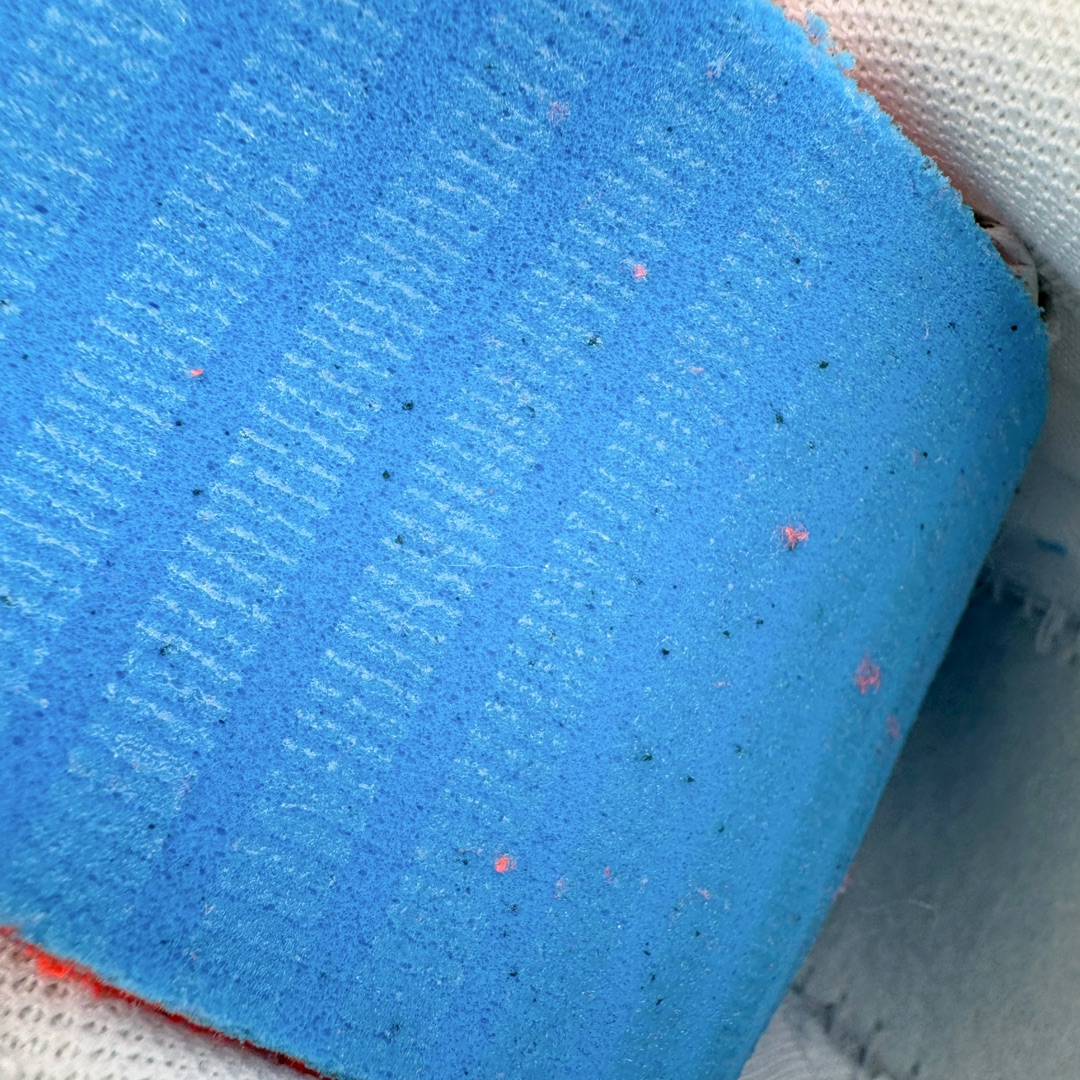 图片[11]-＃HP纯原 NK P-6000 系列低帮复古老爹风休闲运动舒适慢跑鞋 BV1021-100 购入原鞋原装纸板楦头开发 独家私模四层组合大底 市场唯一正确版本 良心定价 新配色陆续出货 进口三文治网面 融合 Pegasus 过往运动鞋设计 助力 21 世纪早期跑步运动跃升时尚新高度 采用透气网眼布、运动风格线条和耐穿覆面 兼具吸睛外观和舒适感受 中底泡绵以田径赛道为灵感 打造厚实设计 缔造出众缓震性能 尺码：36 36.5 37.5 38 38.5 39 40 40.5 41 42 42.5 43 44 44.5 45 46-选品中心