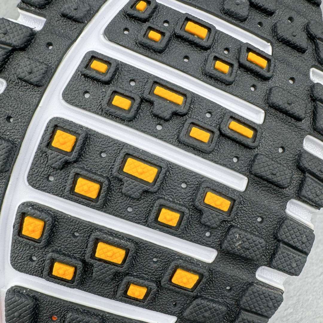 图片[20]-＃HP纯原 NK P-6000 系列低帮复古老爹风休闲运动舒适慢跑鞋 BV1021-100 购入原鞋原装纸板楦头开发 独家私模四层组合大底 市场唯一正确版本 良心定价 新配色陆续出货 进口三文治网面 融合 Pegasus 过往运动鞋设计 助力 21 世纪早期跑步运动跃升时尚新高度 采用透气网眼布、运动风格线条和耐穿覆面 兼具吸睛外观和舒适感受 中底泡绵以田径赛道为灵感 打造厚实设计 缔造出众缓震性能 尺码：36 36.5 37.5 38 38.5 39 40 40.5 41 42 42.5 43 44 44.5 45 46-选品中心