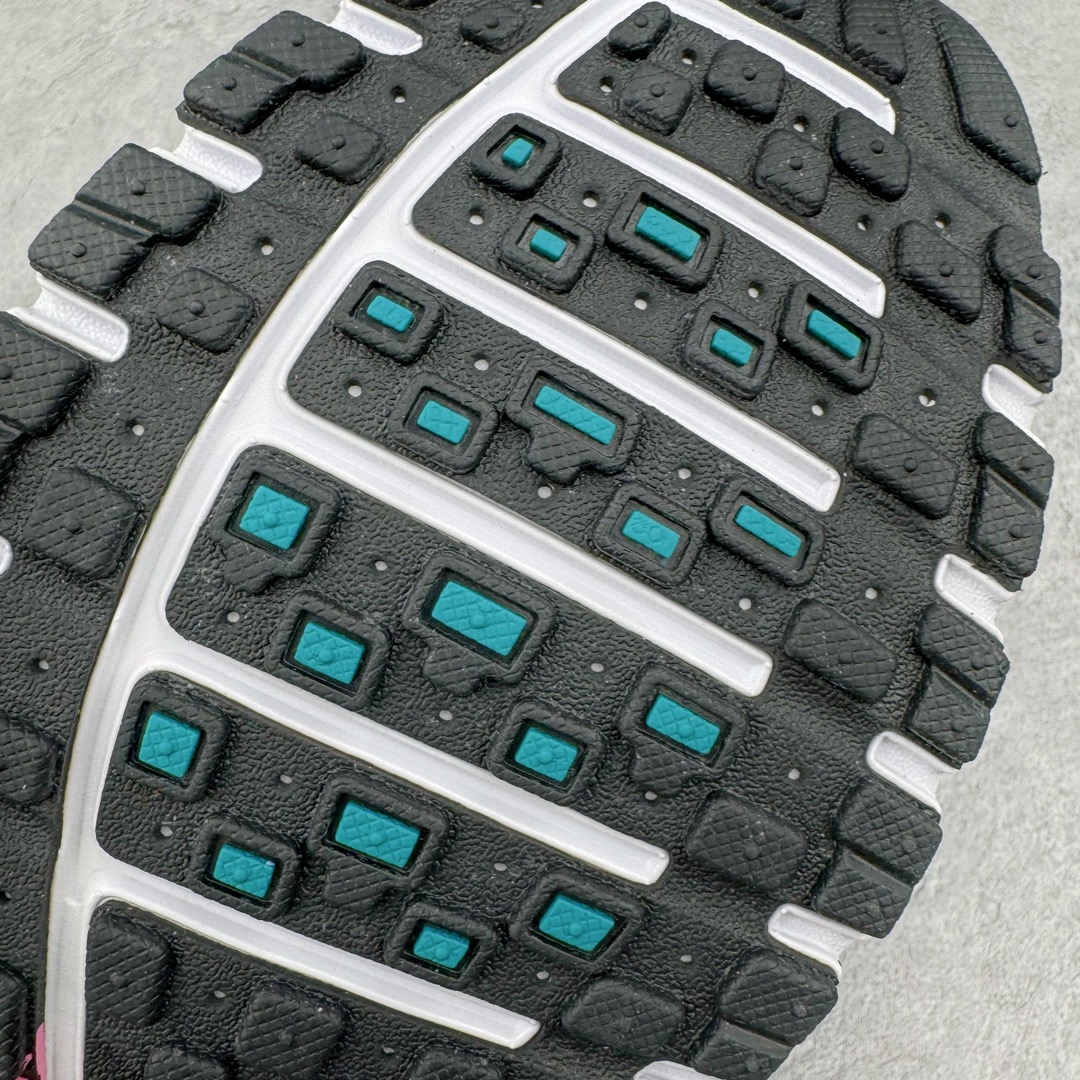 图片[22]-＃HP纯原 NK P-6000 系列低帮复古老爹风休闲运动舒适慢跑鞋 BV1021-105 购入原鞋原装纸板楦头开发 独家私模四层组合大底 市场唯一正确版本 良心定价 新配色陆续出货 进口三文治网面 融合 Pegasus 过往运动鞋设计 助力 21 世纪早期跑步运动跃升时尚新高度 采用透气网眼布、运动风格线条和耐穿覆面 兼具吸睛外观和舒适感受 中底泡绵以田径赛道为灵感 打造厚实设计 缔造出众缓震性能 尺码：36 36.5 37.5 38 38.5 39 40 40.5 41 42 42.5 43 44 44.5 45 46-选品中心