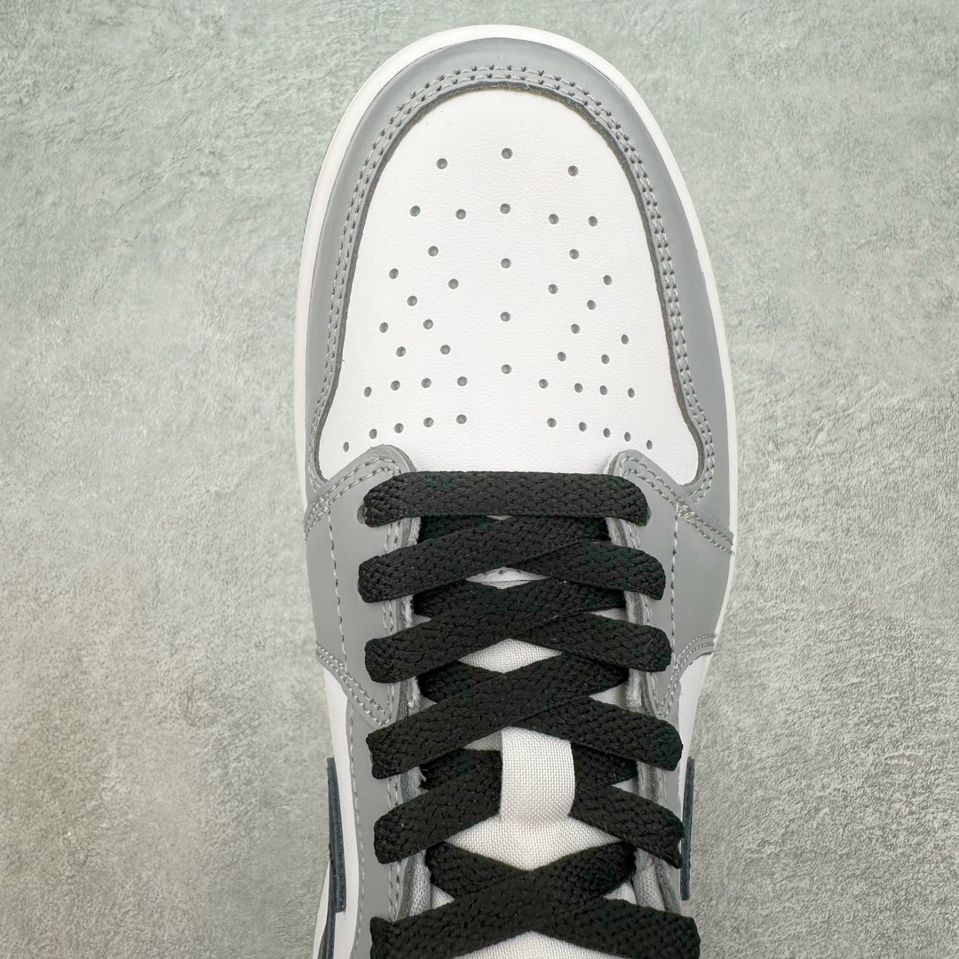 图片[4]-＃DT纯原 Air Jordan AJ1 Low 低帮 灰白 CZ0790-110 终端优势供应 市面中低帮最具代表性版本没有之一 口碑大厂出品 品控大底版型不断改良更新 全套原纸板楦头开发 确保原汁原味 完美呈现版型 完美零毛边处理 原厂内置全掌气垫 价格定位良心 平台专用代工流水线出品 一眼公司既视感 拿到手的一瞬间就与众不同 碾压市面所有版本 全部原鞋开发 每一个配色都会采购原鞋确认细节 打破市面看图做货无好货之说 尺码：40 40.5 41 42 42.5 43 44 44.5 45 46 47.5-选品中心