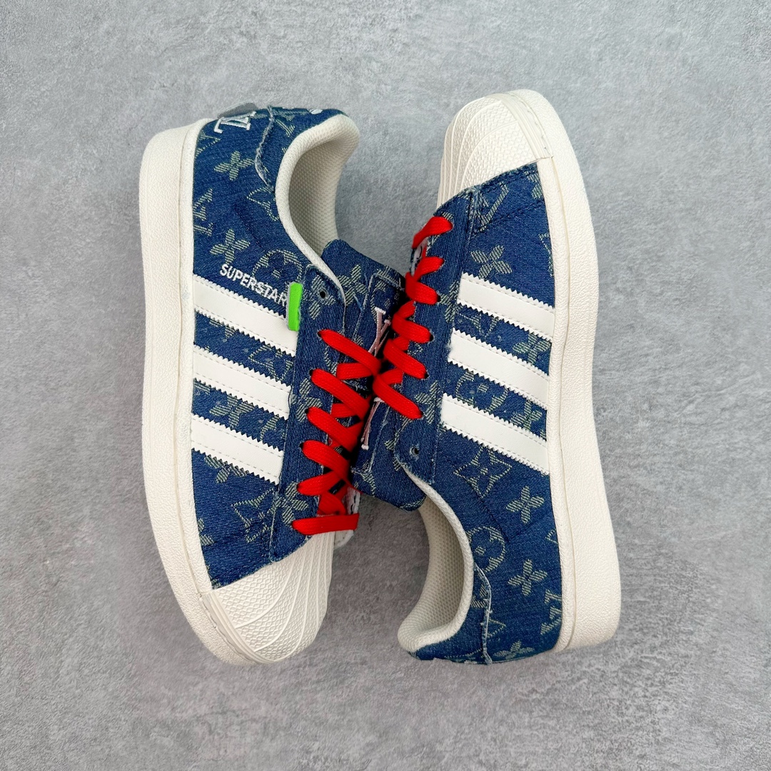 图片[3]-AD Originals Superstar 经典复古贝壳头板鞋 IG1968 诞生于1969年 是第一双将全皮面鞋 身与橡胶鞋头结合在一起的低帮篮球鞋 Superstar最开始 是作为高帮篮球鞋Pro Model的低帮版本而出现的 但因为其独特和醒目的橡胶鞋头造型而让大家熟知 被大家形象地称为\\\”shelltoe\\\”贝壳头 在70年代的美国职业篮球场上 接近3/4的NBA球员都将这双Superstar作为场上用鞋 80年代之后 经过不断的改良和发展 Superstar逐渐成为横跨时装、音乐、街头文化、休闲和运动等各大领域的时尚潮鞋 尺码：36 36.5 37 38 38.5 39 40 40.5 41 42 42.5 43 44 44.5 45-选品中心