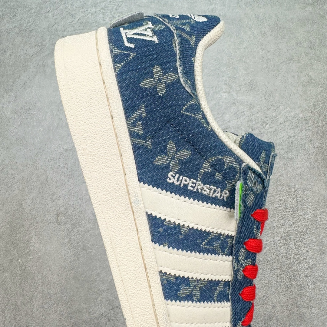 图片[6]-AD Originals Superstar 经典复古贝壳头板鞋 IG1968 诞生于1969年 是第一双将全皮面鞋 身与橡胶鞋头结合在一起的低帮篮球鞋 Superstar最开始 是作为高帮篮球鞋Pro Model的低帮版本而出现的 但因为其独特和醒目的橡胶鞋头造型而让大家熟知 被大家形象地称为\\\”shelltoe\\\”贝壳头 在70年代的美国职业篮球场上 接近3/4的NBA球员都将这双Superstar作为场上用鞋 80年代之后 经过不断的改良和发展 Superstar逐渐成为横跨时装、音乐、街头文化、休闲和运动等各大领域的时尚潮鞋 尺码：36 36.5 37 38 38.5 39 40 40.5 41 42 42.5 43 44 44.5 45-选品中心