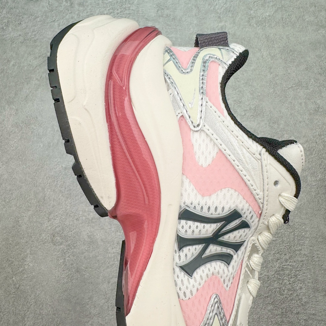 图片[6]-＃纯原 MLB Chunky Runner 2024S 复古印花老爹鞋系列低帮轻量增高厚底百搭休闲运动慢跑鞋 Korea韩国联名NY美国榄球纽约洋基队限定 目前可过轻松秒过各类鉴定 能操作的私聊 韩国代购专供 左脚内置NFC感应 区别市面贴纸假芯片 MLB专用菱形双针中底布 重点细节中底布带注胶孔 原厂NFC感应吊牌 支持鉴定 一个两位数 原盒原标 全套原楦原纸板原厂数据开发 中韩文保养标贴 绿色防霉片 平台代购专供 独家一比一RB+MD组合大底 高频后跟小人Logo精准对位立体饱满 正确网布加超迁鞋面 转印中底走线紧密 转印Logo工艺表层防刮不掉色 尺码：35 36 36.5 37.5 38 38.5 39 40 40.5 41 42 42.5 43 44 44.5 45-选品中心