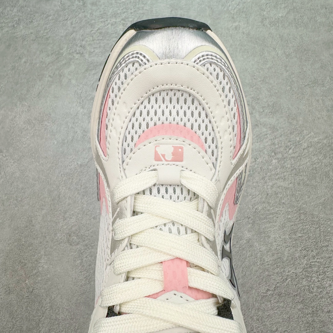 图片[4]-＃纯原 MLB Chunky Runner 2024S 复古印花老爹鞋系列低帮轻量增高厚底百搭休闲运动慢跑鞋 Korea韩国联名NY美国榄球纽约洋基队限定 目前可过轻松秒过各类鉴定 能操作的私聊 韩国代购专供 左脚内置NFC感应 区别市面贴纸假芯片 MLB专用菱形双针中底布 重点细节中底布带注胶孔 原厂NFC感应吊牌 支持鉴定 一个两位数 原盒原标 全套原楦原纸板原厂数据开发 中韩文保养标贴 绿色防霉片 平台代购专供 独家一比一RB+MD组合大底 高频后跟小人Logo精准对位立体饱满 正确网布加超迁鞋面 转印中底走线紧密 转印Logo工艺表层防刮不掉色 尺码：35 36 36.5 37.5 38 38.5 39 40 40.5 41 42 42.5 43 44 44.5 45-选品中心