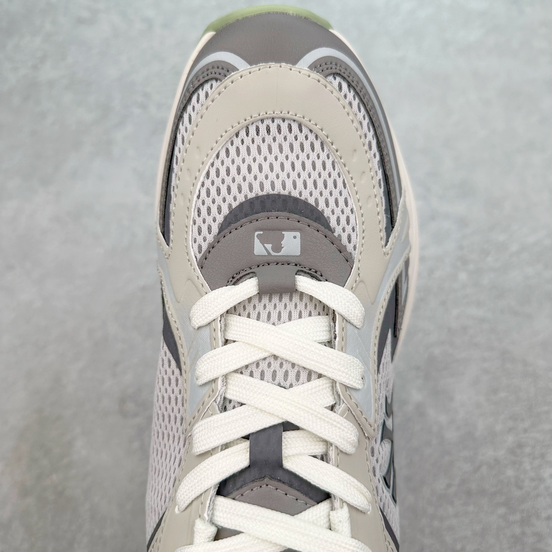 图片[4]-＃纯原 MLB Chunky Runner 2024S 复古印花老爹鞋系列低帮轻量增高厚底百搭休闲运动慢跑鞋 Korea韩国联名NY美国榄球纽约洋基队限定 目前可过轻松秒过各类鉴定 能操作的私聊 韩国代购专供 左脚内置NFC感应 区别市面贴纸假芯片 MLB专用菱形双针中底布 重点细节中底布带注胶孔 原厂NFC感应吊牌 支持鉴定 一个两位数 原盒原标 全套原楦原纸板原厂数据开发 中韩文保养标贴 绿色防霉片 平台代购专供 独家一比一RB+MD组合大底 高频后跟小人Logo精准对位立体饱满 正确网布加超迁鞋面 转印中底走线紧密 转印Logo工艺表层防刮不掉色 尺码：35 36 36.5 37.5 38 38.5 39 40 40.5 41 42 42.5 43 44 44.5 45-选品中心