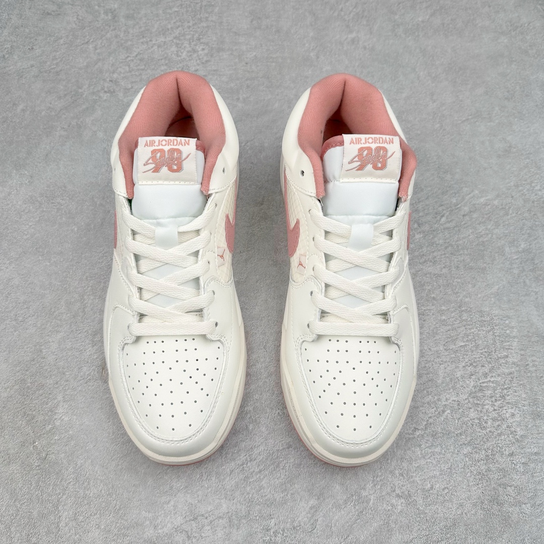 图片[2]-＃纯原 Air Jordan Stadium AJ90 潮流运动板鞋 FB2269-106 充满了对TinkerHathield 原创设计的致敬 包括中足网状面板、前足外侧的鲨鱼齿轮廓、加垫鞋领和 NK Air 鞋跟品牌 鞋子本身采用网眼、皮革和绒面革材料混合制成 散发出现代美感 并配备了该品牌全新的 Formula 23 足底缓震技术 AirJordan Stadium 90 鞋舌标签在鞋舌内侧印有“Flight”字样 完善了设计 尺码：36 36.5 37.5 38 38.5 39 40 40.5 41 42 42.5 43 44 44.5 45 46-选品中心