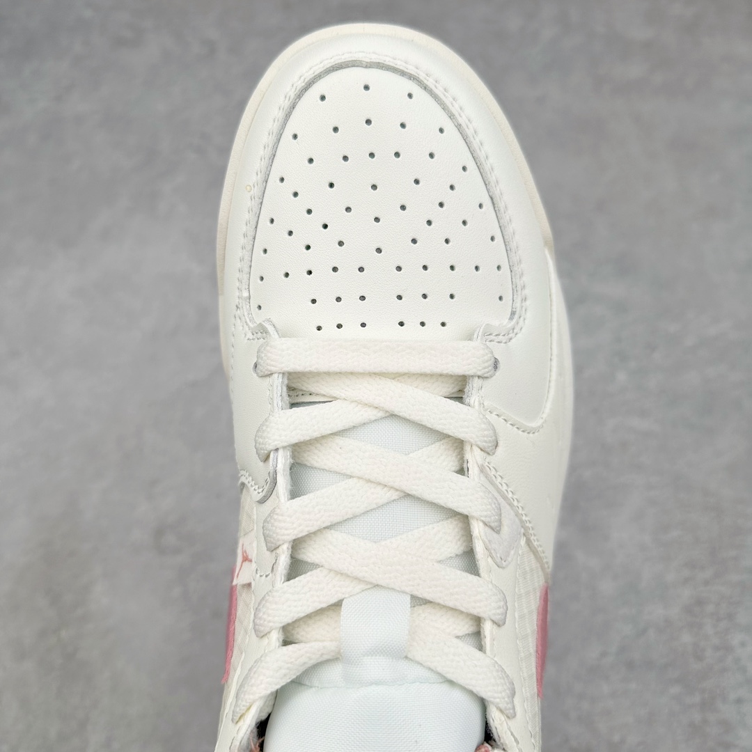 图片[4]-＃纯原 Air Jordan Stadium AJ90 潮流运动板鞋 FB2269-106 充满了对TinkerHathield 原创设计的致敬 包括中足网状面板、前足外侧的鲨鱼齿轮廓、加垫鞋领和 NK Air 鞋跟品牌 鞋子本身采用网眼、皮革和绒面革材料混合制成 散发出现代美感 并配备了该品牌全新的 Formula 23 足底缓震技术 AirJordan Stadium 90 鞋舌标签在鞋舌内侧印有“Flight”字样 完善了设计 尺码：36 36.5 37.5 38 38.5 39 40 40.5 41 42 42.5 43 44 44.5 45 46-选品中心