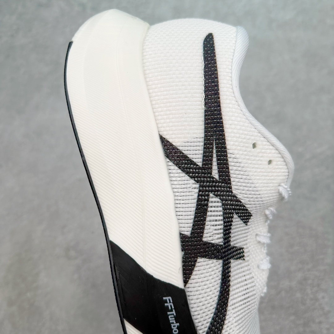 图片[6]-Asics Metaspeed Sky 亚瑟士全面进化版竞速马拉松系列低帮轻量透气缓震休闲运动跑步鞋 这款Magic Speed跑鞋使用了亚瑟士的多项跑鞋科技，中底为2020年才出现在大众视野的FF Blast，这款中底为EVA和OBC混合发泡而来，相比之前的Flytefoam中底，这款材料在缓震和回弹性能上的表现更好，更加软弹。在中底前掌位置内嵌了不对称的碳板结构，这个碳板不是为了推进的目的，而是让前掌不要形变，维持前掌弧度，保证GuideSole科技在跑步过程中发挥作用。尺码：36 36.5 37.5 38 38.5 39 40 40.5 41 42 42.5 43 44 44.5 45-选品中心