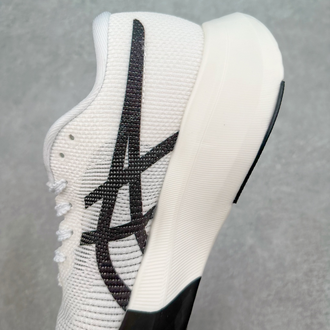 图片[7]-Asics Metaspeed Sky 亚瑟士全面进化版竞速马拉松系列低帮轻量透气缓震休闲运动跑步鞋 这款Magic Speed跑鞋使用了亚瑟士的多项跑鞋科技，中底为2020年才出现在大众视野的FF Blast，这款中底为EVA和OBC混合发泡而来，相比之前的Flytefoam中底，这款材料在缓震和回弹性能上的表现更好，更加软弹。在中底前掌位置内嵌了不对称的碳板结构，这个碳板不是为了推进的目的，而是让前掌不要形变，维持前掌弧度，保证GuideSole科技在跑步过程中发挥作用。尺码：36 36.5 37.5 38 38.5 39 40 40.5 41 42 42.5 43 44 44.5 45-选品中心