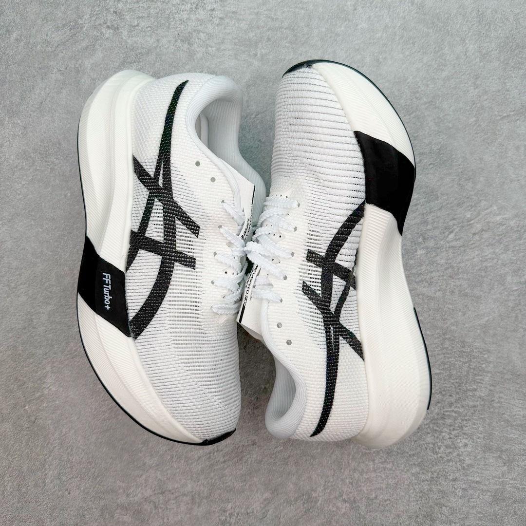 图片[3]-Asics Metaspeed Sky 亚瑟士全面进化版竞速马拉松系列低帮轻量透气缓震休闲运动跑步鞋 这款Magic Speed跑鞋使用了亚瑟士的多项跑鞋科技，中底为2020年才出现在大众视野的FF Blast，这款中底为EVA和OBC混合发泡而来，相比之前的Flytefoam中底，这款材料在缓震和回弹性能上的表现更好，更加软弹。在中底前掌位置内嵌了不对称的碳板结构，这个碳板不是为了推进的目的，而是让前掌不要形变，维持前掌弧度，保证GuideSole科技在跑步过程中发挥作用。尺码：36 36.5 37.5 38 38.5 39 40 40.5 41 42 42.5 43 44 44.5 45-选品中心