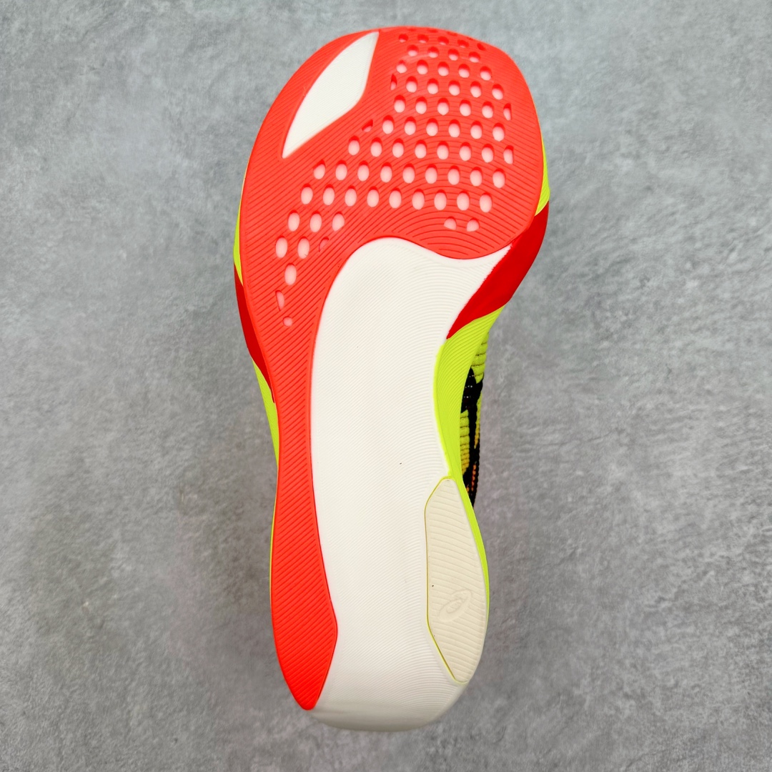 图片[9]-Asics Metaspeed Sky 亚瑟士全面进化版竞速马拉松系列低帮轻量透气缓震休闲运动跑步鞋 这款Magic Speed跑鞋使用了亚瑟士的多项跑鞋科技，中底为2020年才出现在大众视野的FF Blast，这款中底为EVA和OBC混合发泡而来，相比之前的Flytefoam中底，这款材料在缓震和回弹性能上的表现更好，更加软弹。在中底前掌位置内嵌了不对称的碳板结构，这个碳板不是为了推进的目的，而是让前掌不要形变，维持前掌弧度，保证GuideSole科技在跑步过程中发挥作用。尺码：36 36.5 37.5 38 38.5 39 40 40.5 41 42 42.5 43 44 44.5 45-选品中心