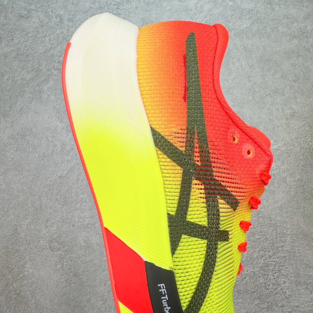 图片[6]-Asics Metaspeed Sky 亚瑟士全面进化版竞速马拉松系列低帮轻量透气缓震休闲运动跑步鞋 这款Magic Speed跑鞋使用了亚瑟士的多项跑鞋科技，中底为2020年才出现在大众视野的FF Blast，这款中底为EVA和OBC混合发泡而来，相比之前的Flytefoam中底，这款材料在缓震和回弹性能上的表现更好，更加软弹。在中底前掌位置内嵌了不对称的碳板结构，这个碳板不是为了推进的目的，而是让前掌不要形变，维持前掌弧度，保证GuideSole科技在跑步过程中发挥作用。尺码：36 36.5 37.5 38 38.5 39 40 40.5 41 42 42.5 43 44 44.5 45-选品中心