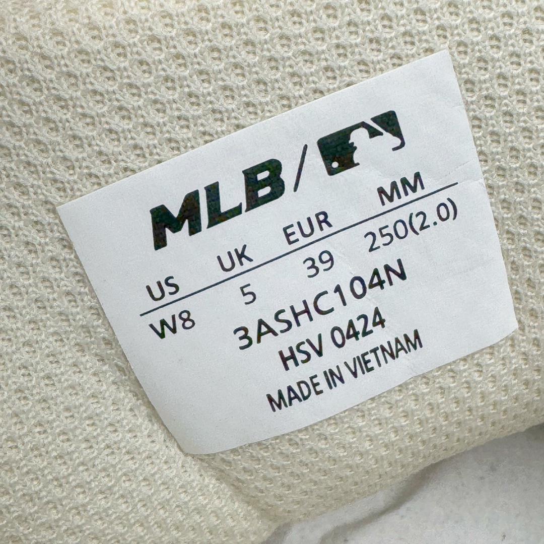 图片[10]-＃DT纯原 MLB Big Ball Chunky 复古印花老爹鞋系列低帮轻量增高厚底百搭休闲运动慢跑鞋 Korea韩国联名NY美国榄球纽约洋基队限定 目前可过轻松秒过各类鉴定 能操作的私聊 韩国代购专供 左脚内置NFC感应 区别市面贴纸假芯片 MLB专用菱形双针中底布 重点细节中底布带注胶孔 原厂NFC感应吊牌 支持鉴定 一个两位数 原盒原标 全套原楦原纸板原厂数据开发 中韩文保养标贴 绿色防霉片 平台代购专供 独家一比一RB+MD组合大底 高频后跟小人Logo精准对位立体饱满 正确网布加超迁鞋面 转印中底走线紧密 转印Logo工艺表层防刮不掉色 尺码：35 36 36.5 37.5 38 38.5 39 40 40.5 41 42 42.5 43 44 44.5 45-选品中心