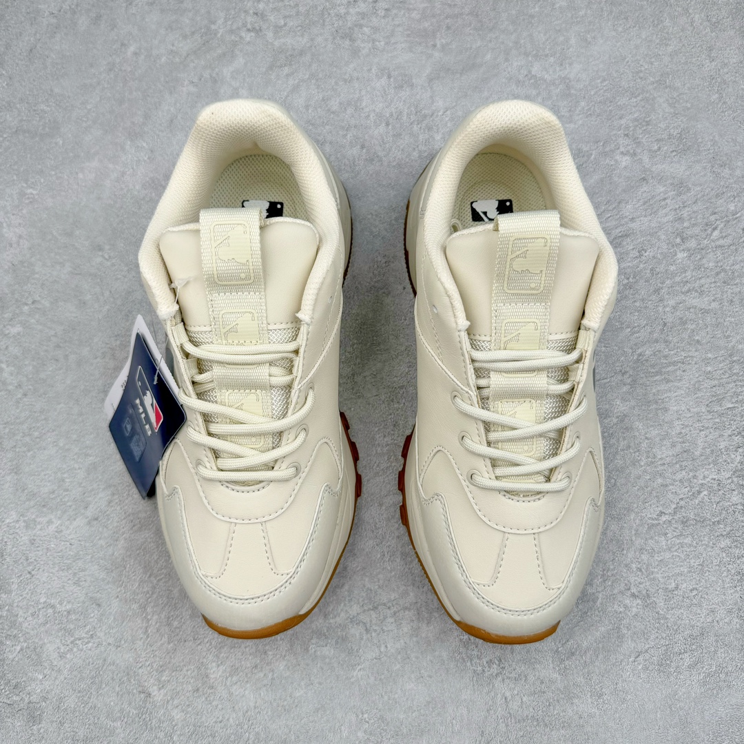 图片[2]-＃DT纯原 MLB Big Ball Chunky 复古印花老爹鞋系列低帮轻量增高厚底百搭休闲运动慢跑鞋 Korea韩国联名NY美国榄球纽约洋基队限定 目前可过轻松秒过各类鉴定 能操作的私聊 韩国代购专供 左脚内置NFC感应 区别市面贴纸假芯片 MLB专用菱形双针中底布 重点细节中底布带注胶孔 原厂NFC感应吊牌 支持鉴定 一个两位数 原盒原标 全套原楦原纸板原厂数据开发 中韩文保养标贴 绿色防霉片 平台代购专供 独家一比一RB+MD组合大底 高频后跟小人Logo精准对位立体饱满 正确网布加超迁鞋面 转印中底走线紧密 转印Logo工艺表层防刮不掉色 尺码：35 36 36.5 37.5 38 38.5 39 40 40.5 41 42 42.5 43 44 44.5 45-选品中心