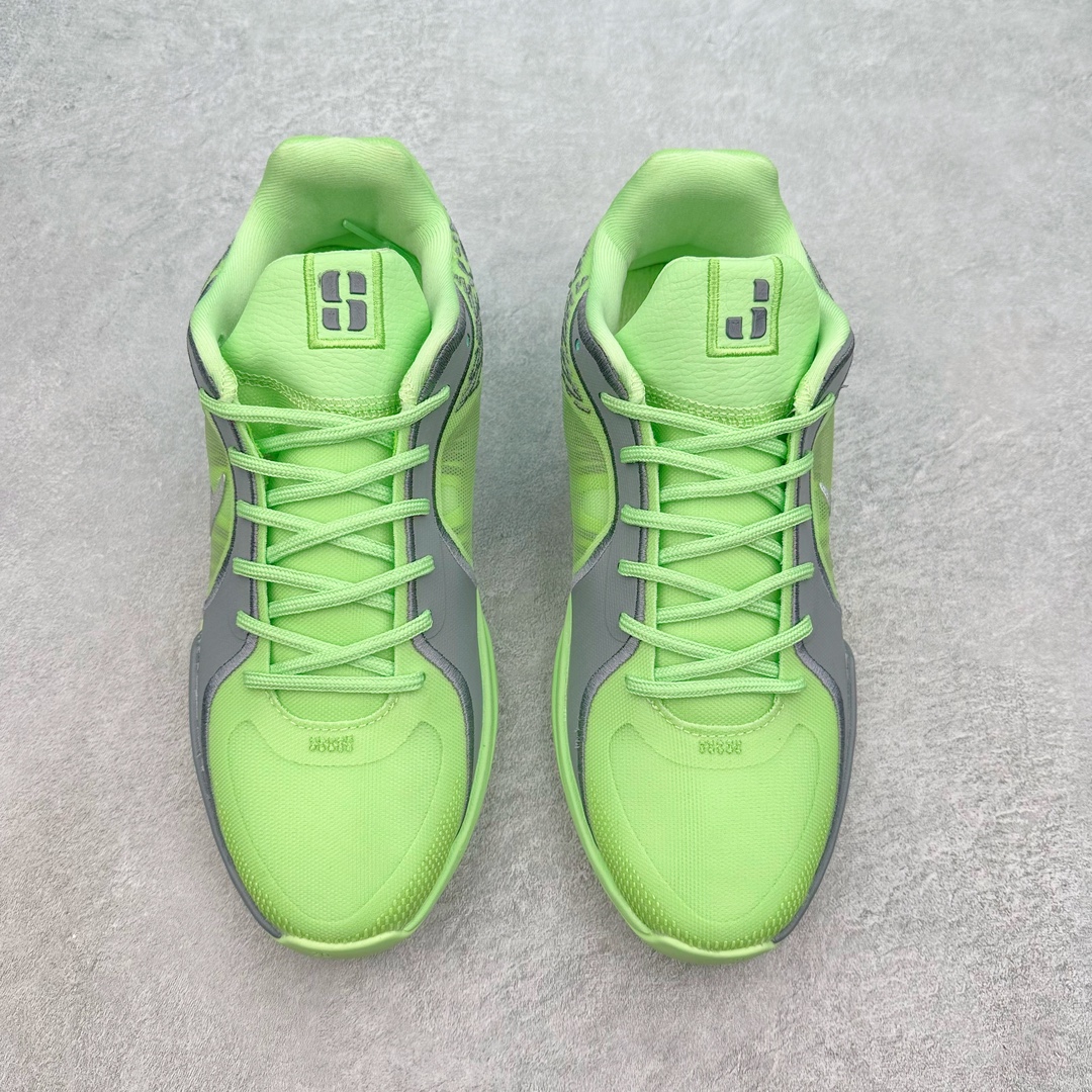 图片[2]-NK Sabrina 1 \’lonic\’ 萨布丽娜一代签名减震防滑低帮篮球鞋 FQ2174-007 灵感来自 lonescu 的罗马尼亚传统 在前掌和鞋眼处采用特殊图案 向传统的罗马尼亚艺术和建筑致敬 它配备了全掌 NK React 缓震系统 并在前脚掌处配备了 Zoom Air 气垫 大胆的任何人任何地方 信息嵌入中底 象征着 lonescu的竞争精神以及她相信梦想家可以来自任何地方 该鞋还包括带锁定中足束带系统 以帮助固定脚部 Sabrina 1 的这款产品采用光子粉尘、无烟煤色、紫红色梦幻、浅烟灰色和浅骨色配色方案 尺码：40 40.5 41 42 42.5 43 44 44.5 45 46-选品中心