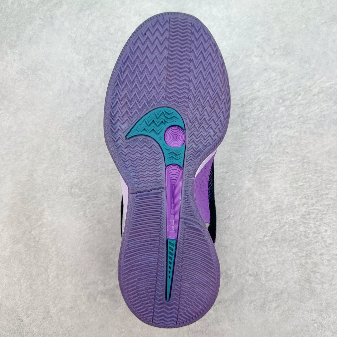 图片[9]-NK Sabrina 1 \’lonic\’ 萨布丽娜一代签名减震防滑低帮篮球鞋 FQ2174-500 灵感来自 lonescu 的罗马尼亚传统 在前掌和鞋眼处采用特殊图案 向传统的罗马尼亚艺术和建筑致敬 它配备了全掌 NK React 缓震系统 并在前脚掌处配备了 Zoom Air 气垫 大胆的任何人任何地方 信息嵌入中底 象征着 lonescu的竞争精神以及她相信梦想家可以来自任何地方 该鞋还包括带锁定中足束带系统 以帮助固定脚部 Sabrina 1 的这款产品采用光子粉尘、无烟煤色、紫红色梦幻、浅烟灰色和浅骨色配色方案 尺码：40 40.5 41 42 42.5 43 44 44.5 45 46-选品中心