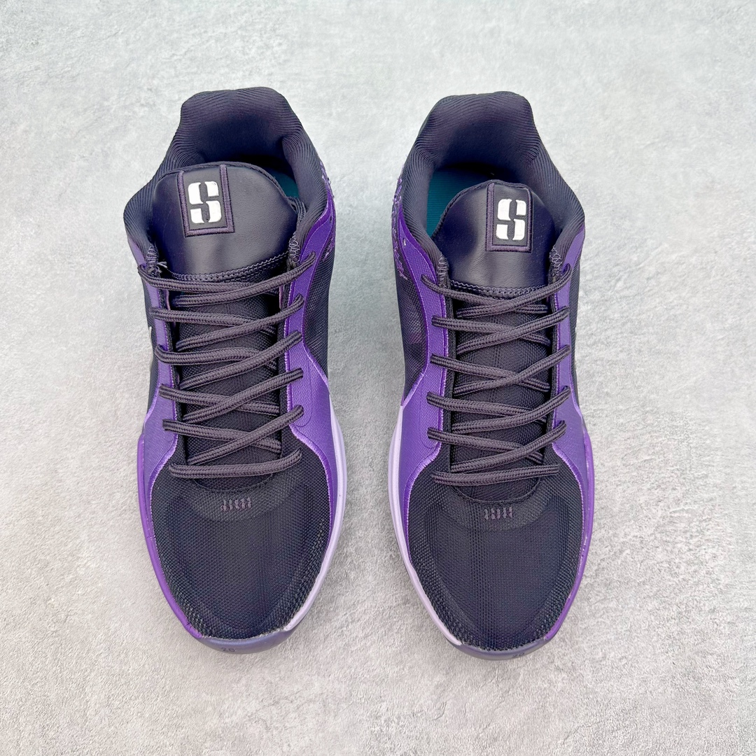 图片[2]-NK Sabrina 1 \’lonic\’ 萨布丽娜一代签名减震防滑低帮篮球鞋 FQ2174-500 灵感来自 lonescu 的罗马尼亚传统 在前掌和鞋眼处采用特殊图案 向传统的罗马尼亚艺术和建筑致敬 它配备了全掌 NK React 缓震系统 并在前脚掌处配备了 Zoom Air 气垫 大胆的任何人任何地方 信息嵌入中底 象征着 lonescu的竞争精神以及她相信梦想家可以来自任何地方 该鞋还包括带锁定中足束带系统 以帮助固定脚部 Sabrina 1 的这款产品采用光子粉尘、无烟煤色、紫红色梦幻、浅烟灰色和浅骨色配色方案 尺码：40 40.5 41 42 42.5 43 44 44.5 45 46-选品中心