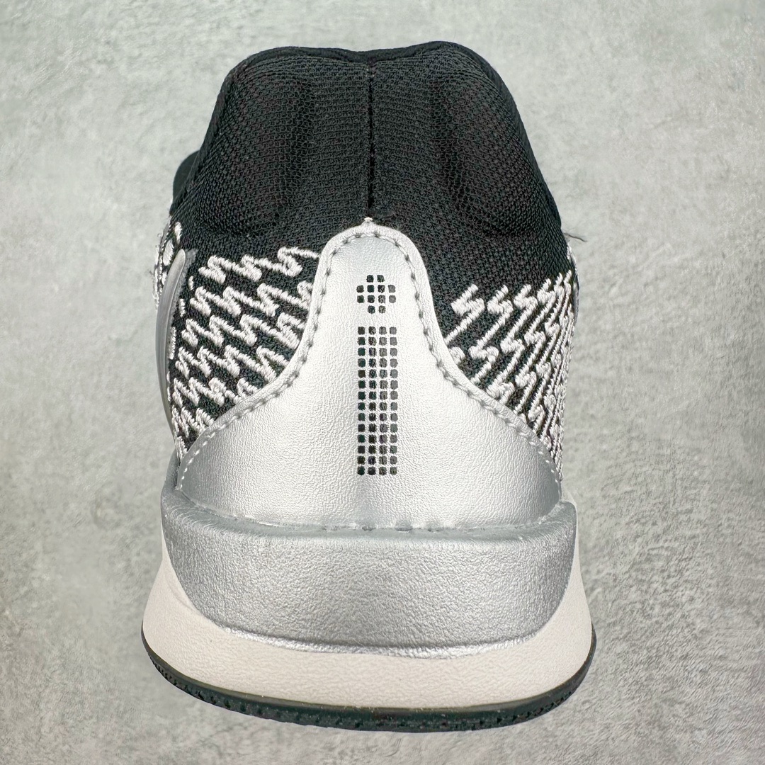 图片[8]-NK Sabrina 1 \’lonic\’ 萨布丽娜一代签名减震防滑低帮篮球鞋 FQ2174-020 灵感来自 lonescu 的罗马尼亚传统 在前掌和鞋眼处采用特殊图案 向传统的罗马尼亚艺术和建筑致敬 它配备了全掌 NK React 缓震系统 并在前脚掌处配备了 Zoom Air 气垫 大胆的任何人任何地方 信息嵌入中底 象征着 lonescu的竞争精神以及她相信梦想家可以来自任何地方 该鞋还包括带锁定中足束带系统 以帮助固定脚部 Sabrina 1 的这款产品采用光子粉尘、无烟煤色、紫红色梦幻、浅烟灰色和浅骨色配色方案 尺码：40 40.5 41 42 42.5 43 44 44.5 45 46-选品中心