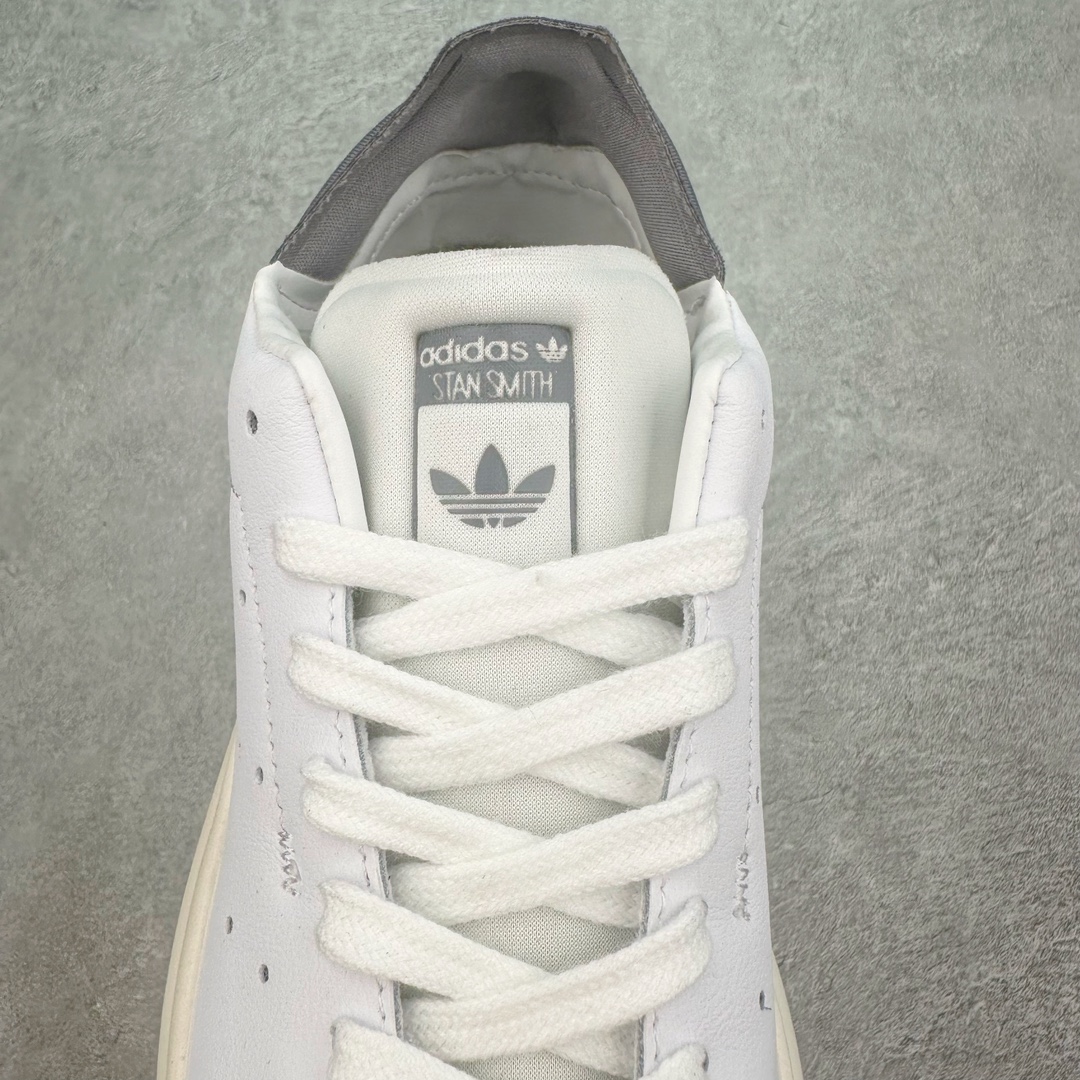 图片[5]-AD Originals Stan Smith PF 史密斯面包版系列低帮轻量松糕经典百搭复古休闲运动厚底板鞋 ID3741 如果一定要说今年最火的鞋型，那么小编愿意将这一票投给「面包鞋」，毕竟无论是奢侈品大牌，还是国潮街头品牌都在纷纷推出专属于自家的「面包鞋型」。近期，Originals 也推出了一双全新「面包鞋」，不知道这次各位能给几分？此次全新鞋型选择 Originals 最经典的 Stan Smith 为蓝本进行创作，保留原始设计的同时，将鞋身所有部分都等比放大，看上去还有些俏皮可爱。鞋身同样以全皮革包裹，质感上绝对无需担心。细节方面也是一一保留，但却将原本鞋舌上的「人像」换为了三叶草 Logo，彰显品牌身份。中底更是进行了加厚加宽处理，相信真正上脚后增高、显瘦属性肯定会大大提升，更为适合小姐姐日常搭配。尺码：35 36 36⅔ 37⅓ 38 38⅔ 39⅓ 40 40⅔ 41⅓ 42 42⅔ 43⅓ 44 44⅔ 45 46-选品中心