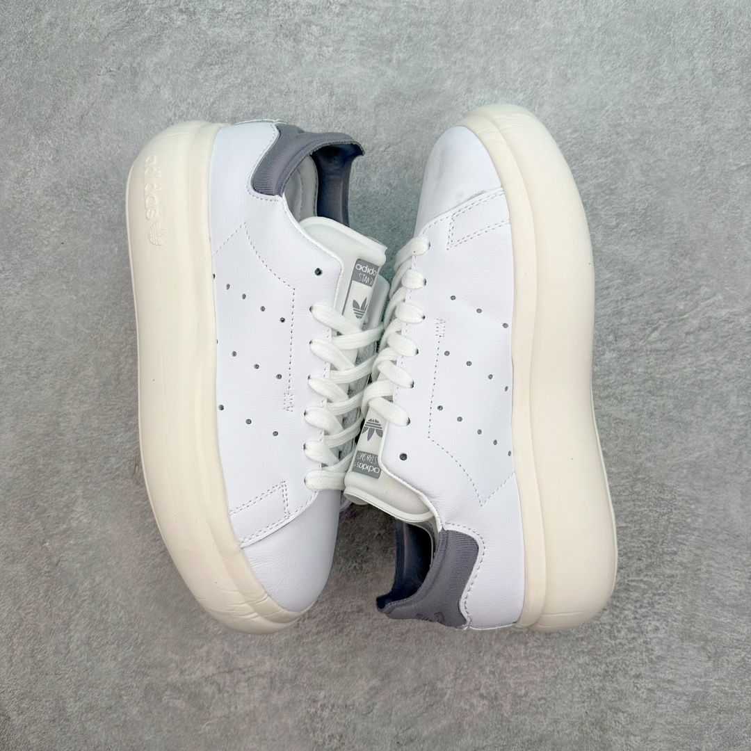 图片[3]-AD Originals Stan Smith PF 史密斯面包版系列低帮轻量松糕经典百搭复古休闲运动厚底板鞋 ID3741 如果一定要说今年最火的鞋型，那么小编愿意将这一票投给「面包鞋」，毕竟无论是奢侈品大牌，还是国潮街头品牌都在纷纷推出专属于自家的「面包鞋型」。近期，Originals 也推出了一双全新「面包鞋」，不知道这次各位能给几分？此次全新鞋型选择 Originals 最经典的 Stan Smith 为蓝本进行创作，保留原始设计的同时，将鞋身所有部分都等比放大，看上去还有些俏皮可爱。鞋身同样以全皮革包裹，质感上绝对无需担心。细节方面也是一一保留，但却将原本鞋舌上的「人像」换为了三叶草 Logo，彰显品牌身份。中底更是进行了加厚加宽处理，相信真正上脚后增高、显瘦属性肯定会大大提升，更为适合小姐姐日常搭配。尺码：35 36 36⅔ 37⅓ 38 38⅔ 39⅓ 40 40⅔ 41⅓ 42 42⅔ 43⅓ 44 44⅔ 45 46-选品中心