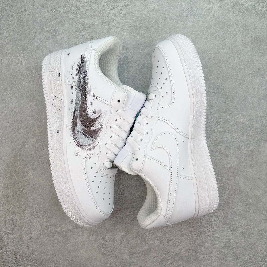 图片[3]-NK Air Force 1´07 Low 空军一号低帮百搭休闲运动板鞋 LL6976-521 柔软、弹性十足的缓震性能和出色的中底设计 横跨复古与现代的外型结合 造就出风靡全球 三十多年的Force 1 直到今天还深受青睐 尺码：36 36.5 37.5 38 38.5 39 40 40.5 41 42 42.5 43 44 44.5 45-选品中心