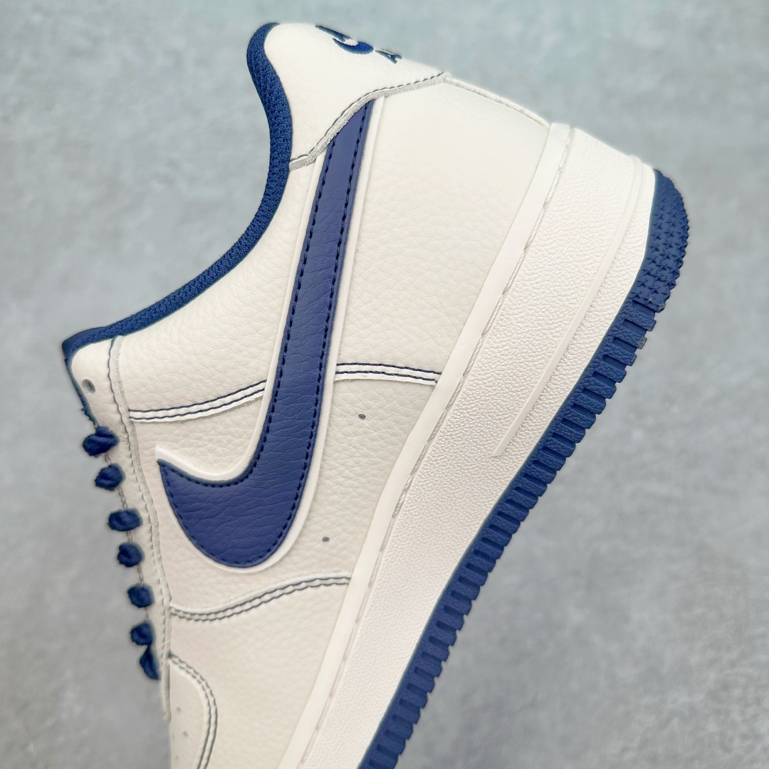 图片[7]-NK Air Force 1´07 Low 空军一号低帮百搭休闲运动板鞋 UT2023-205 柔软、弹性十足的缓震性能和出色的中底设计 横跨复古与现代的外型结合 造就出风靡全球 三十多年的Force 1 直到今天还深受青睐 尺码：36 36.5 37.5 38 38.5 39 40 40.5 41 42 42.5 43 44 44.5 45-选品中心