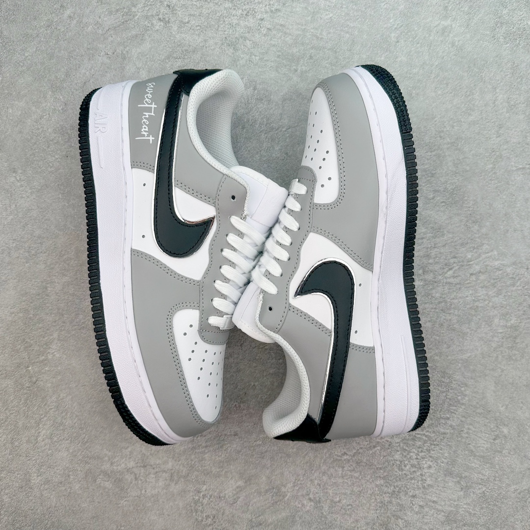 图片[3]-NK Air Force 1´07 Low 空军一号低帮百搭休闲运动板鞋 DY8899-001 柔软、弹性十足的缓震性能和出色的中底设计 横跨复古与现代的外型结合 造就出风靡全球 三十多年的Force 1 直到今天还深受青睐 尺码：36 36.5 37.5 38 38.5 39 40 40.5 41 42 42.5 43 44 44.5 45-选品中心