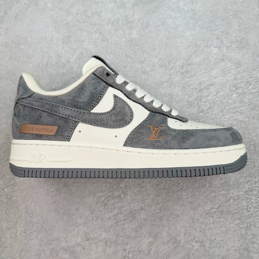 NK Air Force 1´07 Low 空军一号低帮百搭休闲运动板鞋 HD1968-011 柔软、弹性十足的缓震性能和出色的中底设计 横跨复古与现代的外型结合 造就出风靡全球 三十多年的Force 1 直到今天还深受青睐 尺码：36 36.5 37.5 38 38.5 39 40 40.5 41 42 42.5 43 44 44.5 45-选品中心