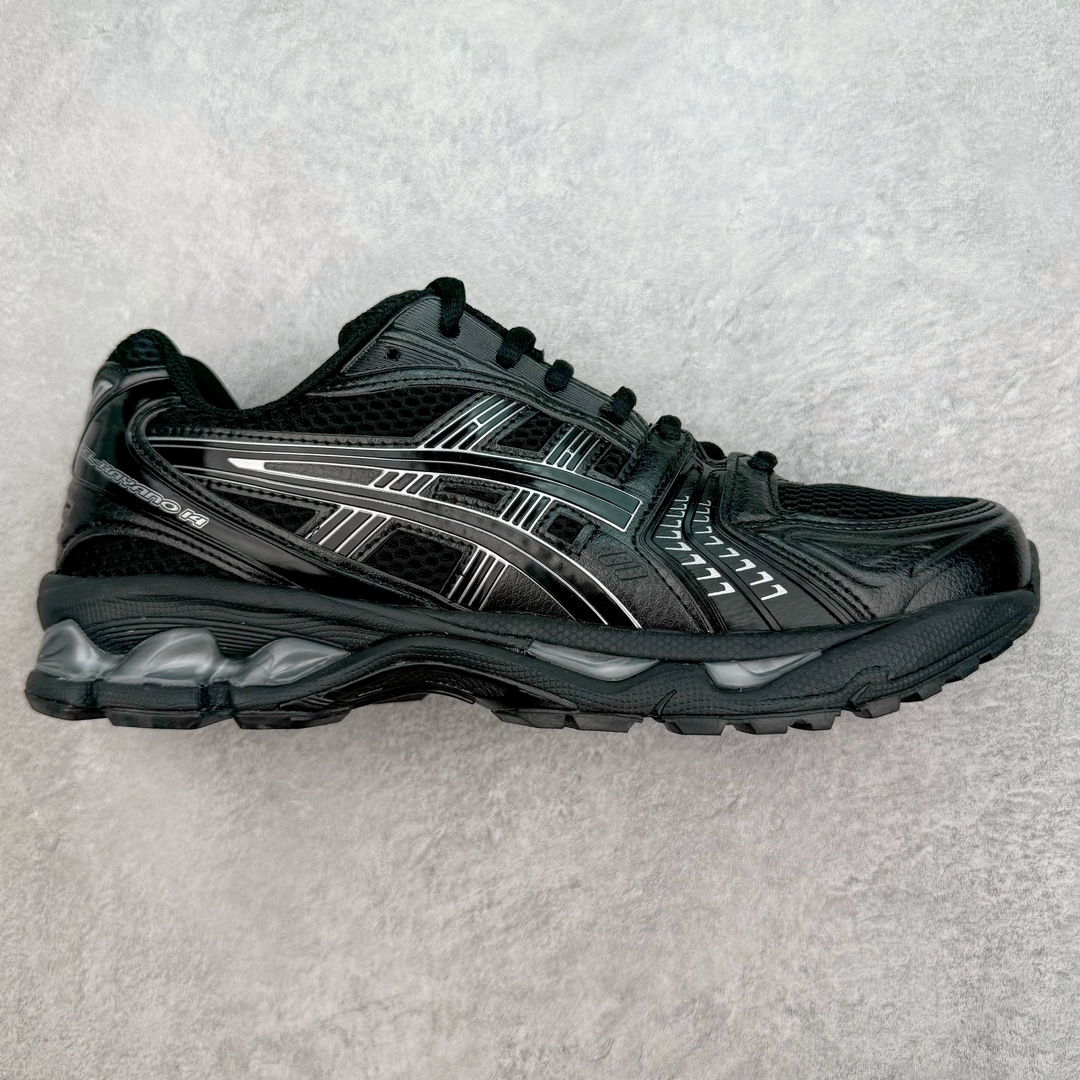 ＃HK纯原 ASICS GEL-KAYANO 14 亚瑟士K14系列户外复古潮流百搭织物合成革缓震休闲跑步鞋 原装纸板楦头开发 独家私模五层组合大底 原厂定制缓震硅胶加持 原盒原配 官方四联吊牌 原装Ortholite轻量化鞋垫 设计师 Hidenori Yamashita 以「Flash」一词为灵感 创造出未来感金属色鞋面 改造升级内在性能 由内而外全面革新 为 GEL-KAYANO 家族传承及经典跑鞋文化的延续 创下里程碑式作品 K14跑鞋重新诠释了复古的跑步形状 并以其 2000 年代后期的美学理念重新铺装 银色与蓝色的鞋面极为高档 网面铺陈与鞋面、鞋头多处细节位增添了透气性 鞋后跟部中底上以及多密度耐磨鞋底增加了 GEL 缓震胶 提供高抗冲击性、缓冲性、可保护脚部免受地面冲击的影响 穿着舒适性十足 尺码：35.5 36 37 37.5 38 39 39.5 40.5 41.5 42 42.5 43.5 44 45-选品中心