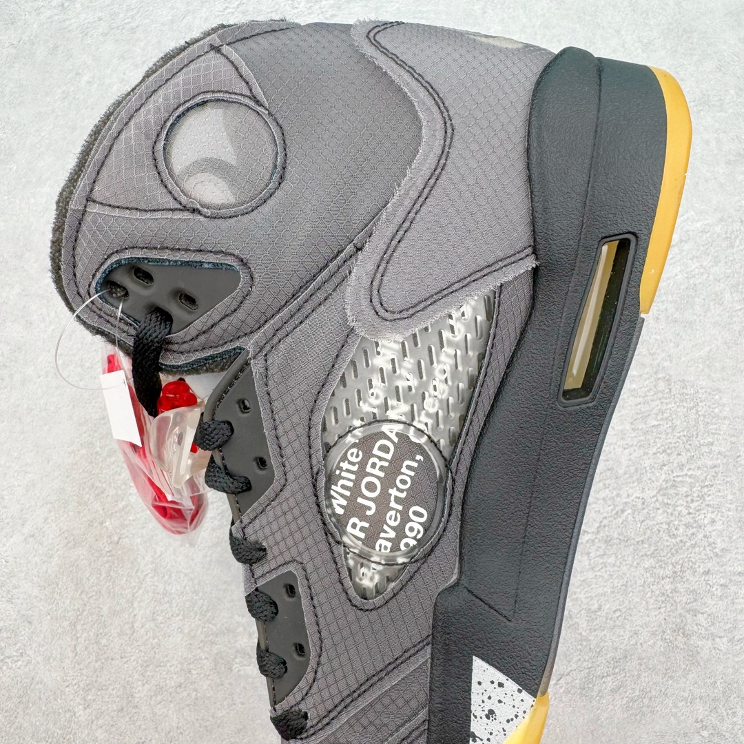 图片[7]-＃Y3纯原 Off-White™ x Air Jordan Retro AJ5 OW联名黑蝉翼 DH8565-100 全新改良批次 圈内最强系列 恪守真诚 承诺混一赔十 高端零售裸鞋圈特供批次 SZ原厂全套原楦原纸板冲刀磨具开发 原厂皮料加持 原厂港宝加持定型后跟R度完美 同源原厂电绣 飞翼针数密度立体效果一致 百分百一致原鞋 原厂拉帮工艺 针距密度一致 后跟弧度收口自然不对折 极致一眼正品既视感 进口玻璃冲刀皮料裁剪零毛边 全鞋电脑针车工艺 品控清洁度最高QC检验标准 免检产品 原厂订购鞋盒、鞋标、防尘纸、鞋撑、鞋带 追求极致的原厂味道 采用原厂韩国进口纱网 攻克鞋面发皱问题 采用熟悉的蝉翼材质覆盖 精密热切饰片工艺 全新开模大底区别市面套底版本 细节超级丰富 2020 AJ5迎来30周年限定 美系潮流奢牌再度联乘 尺码：40.5 41 42 42.5 43 44 44.5 45 46 47.5-选品中心