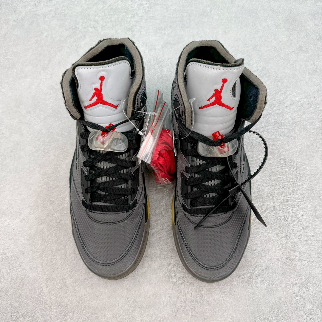 图片[2]-＃Y3纯原 Off-White™ x Air Jordan Retro AJ5 OW联名黑蝉翼 DH8565-100 全新改良批次 圈内最强系列 恪守真诚 承诺混一赔十 高端零售裸鞋圈特供批次 SZ原厂全套原楦原纸板冲刀磨具开发 原厂皮料加持 原厂港宝加持定型后跟R度完美 同源原厂电绣 飞翼针数密度立体效果一致 百分百一致原鞋 原厂拉帮工艺 针距密度一致 后跟弧度收口自然不对折 极致一眼正品既视感 进口玻璃冲刀皮料裁剪零毛边 全鞋电脑针车工艺 品控清洁度最高QC检验标准 免检产品 原厂订购鞋盒、鞋标、防尘纸、鞋撑、鞋带 追求极致的原厂味道 采用原厂韩国进口纱网 攻克鞋面发皱问题 采用熟悉的蝉翼材质覆盖 精密热切饰片工艺 全新开模大底区别市面套底版本 细节超级丰富 2020 AJ5迎来30周年限定 美系潮流奢牌再度联乘 尺码：40.5 41 42 42.5 43 44 44.5 45 46 47.5-选品中心