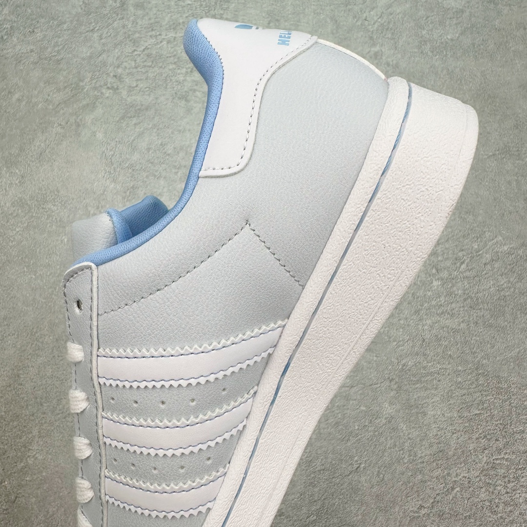 图片[7]-AD Originals Superstar 经典复古贝壳头板鞋 IF7021 诞生于1969年 是第一双将全皮面鞋 身与橡胶鞋头结合在一起的低帮篮球鞋 Superstar最开始 是作为高帮篮球鞋Pro Model的低帮版本而出现的 但因为其独特和醒目的橡胶鞋头造型而让大家熟知 被大家形象地称为\\\”shelltoe\\\”贝壳头 在70年代的美国职业篮球场上 接近3/4的NBA球员都将这双Superstar作为场上用鞋 80年代之后 经过不断的改良和发展 Superstar逐渐成为横跨时装、音乐、街头文化、休闲和运动等各大领域的时尚潮鞋 尺码：36 36.5 37 38 38.5 39 40 40.5 41 42 42.5 43 44 44.5 45-选品中心