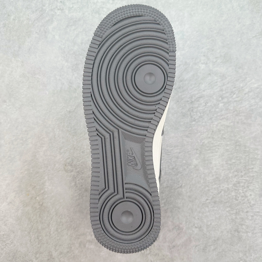 图片[9]-NK Air Force 1´07 Low 空军一号低帮百搭休闲运动板鞋 HD1968-011 柔软、弹性十足的缓震性能和出色的中底设计 横跨复古与现代的外型结合 造就出风靡全球 三十多年的Force 1 直到今天还深受青睐 尺码：36 36.5 37.5 38 38.5 39 40 40.5 41 42 42.5 43 44 44.5 45-选品中心