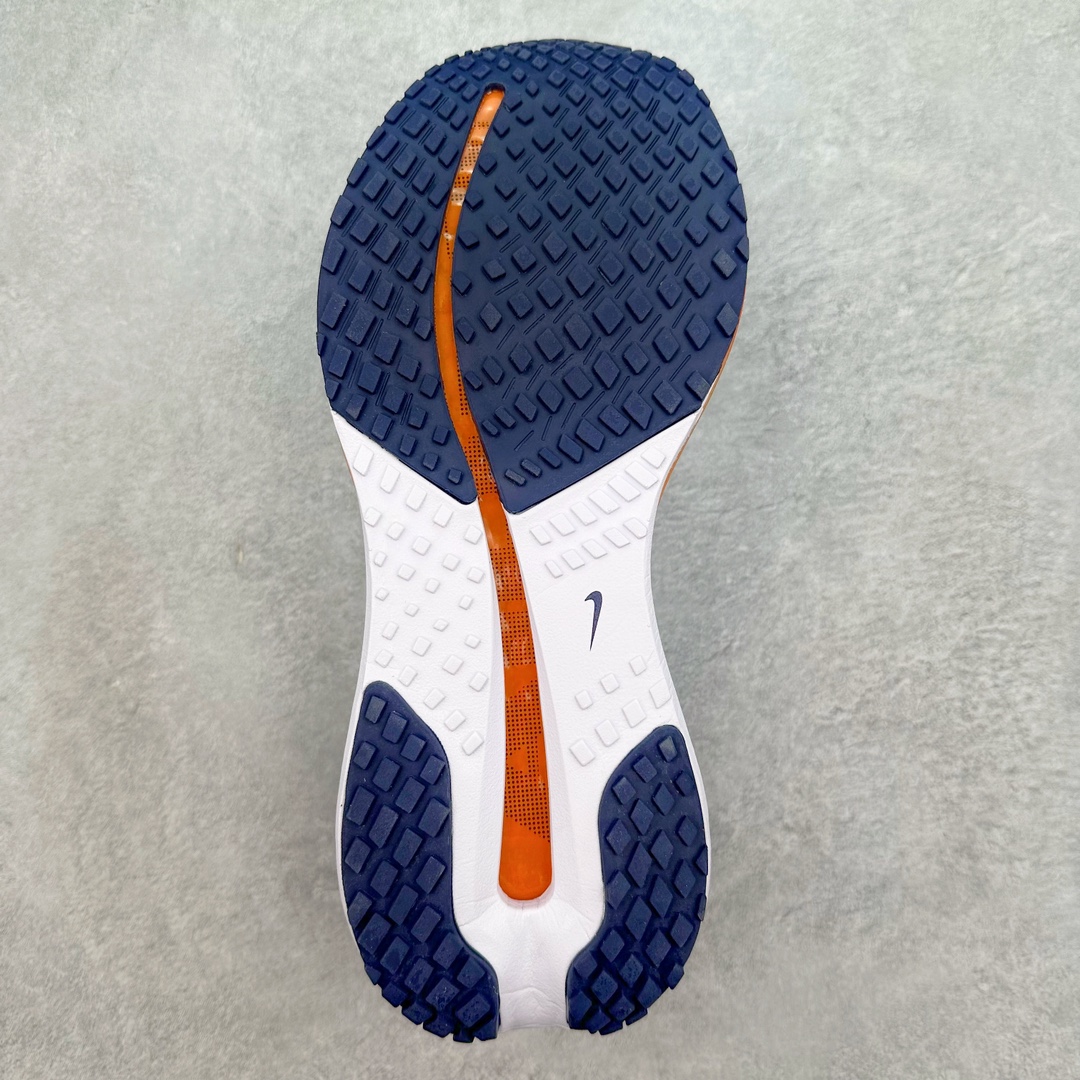 图片[9]-＃特价福利 NK Pegasus Premium 飞马全掌气垫跑步运动鞋 气垫的究极进化 NIKE2025新王炸 • 在特有Air科技加持下，耐克带来全新Pegasus Premium。这款跑鞋在传承耐克飞马（Pegasus）系列标志性的缓震功能的同时，将首次搭载耐克的塑型可视化Air Zoom气垫单元。• 塑型Air Zoom气垫单元贴合脚部的自然轮廓，帮助跑者在从后跟到脚趾的过渡中能够有效传递力量，带来一种前所未有的轻盈、顺畅回馈体验。中底采用ZoomX泡绵，后跟则使用ReactX泡绵，为跑者提供稳定流畅的推进感。• 塑型可视化Air Zoom气垫单元和精心配置的泡绵组合，让Pegasus Premium成为耐克飞马系列中颇具能量回馈的鞋款。• 全新Pegasus Premium不仅展示了耐克势头强劲的创新周期，证明了其特有的Air科技的强大实力，更体现了耐克倾听和服务运动员的能力。尺码：36 37.5 38 39 40 41 42 43 44 45-选品中心